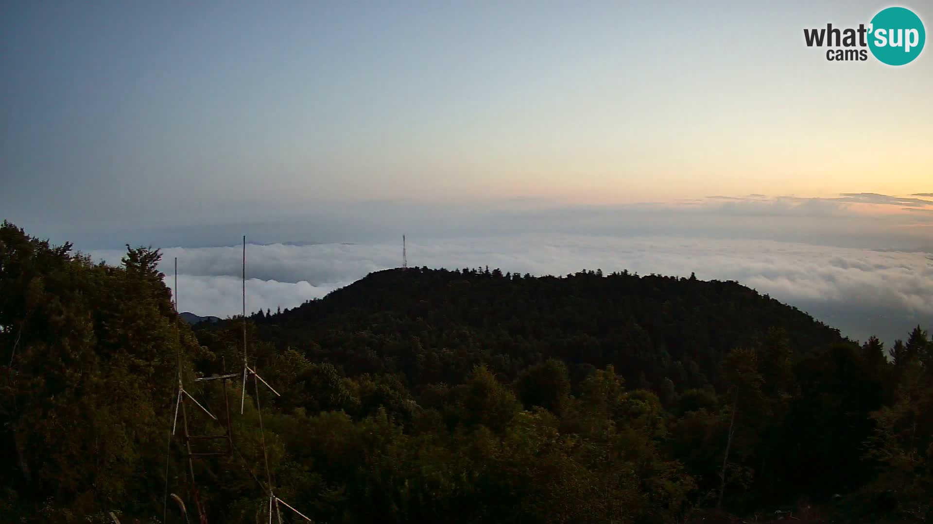 Krim webcam mountain hut | view to Ljubljana – Slovenia