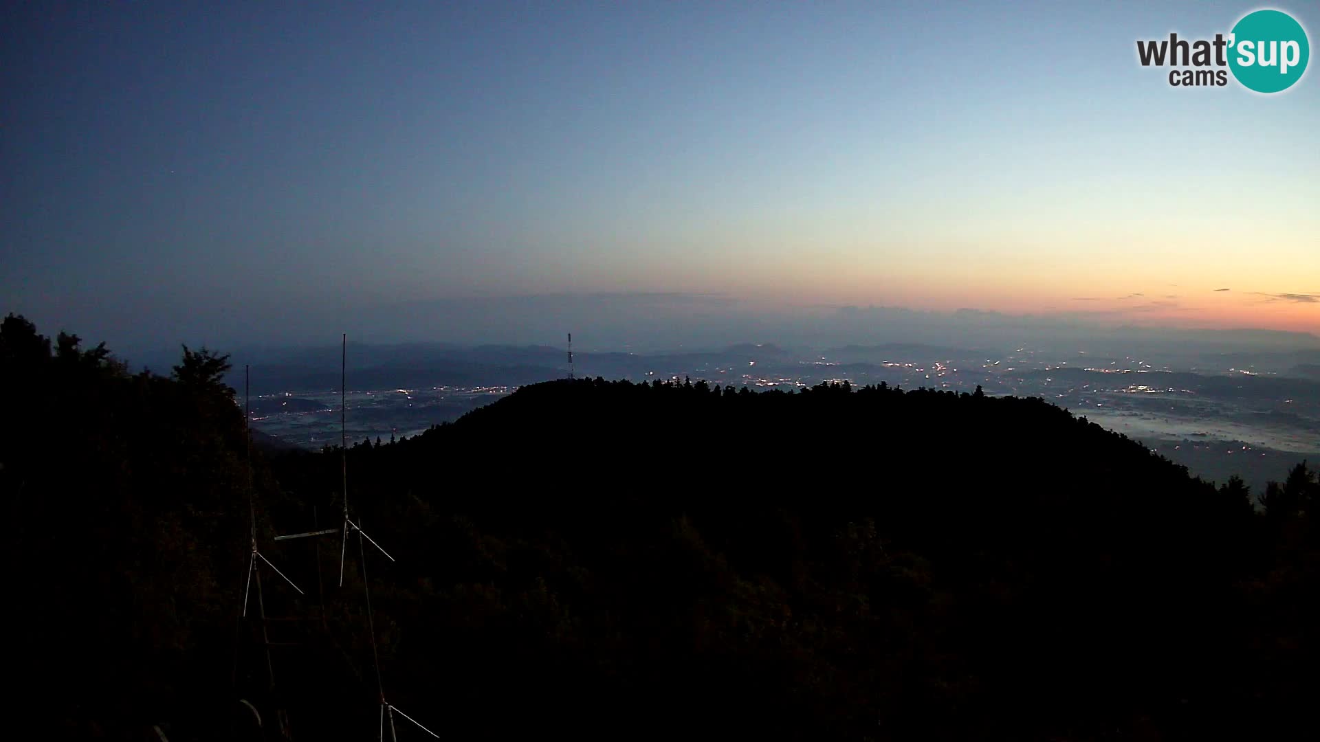 Krim webcam mountain hut | view to Ljubljana – Slovenia