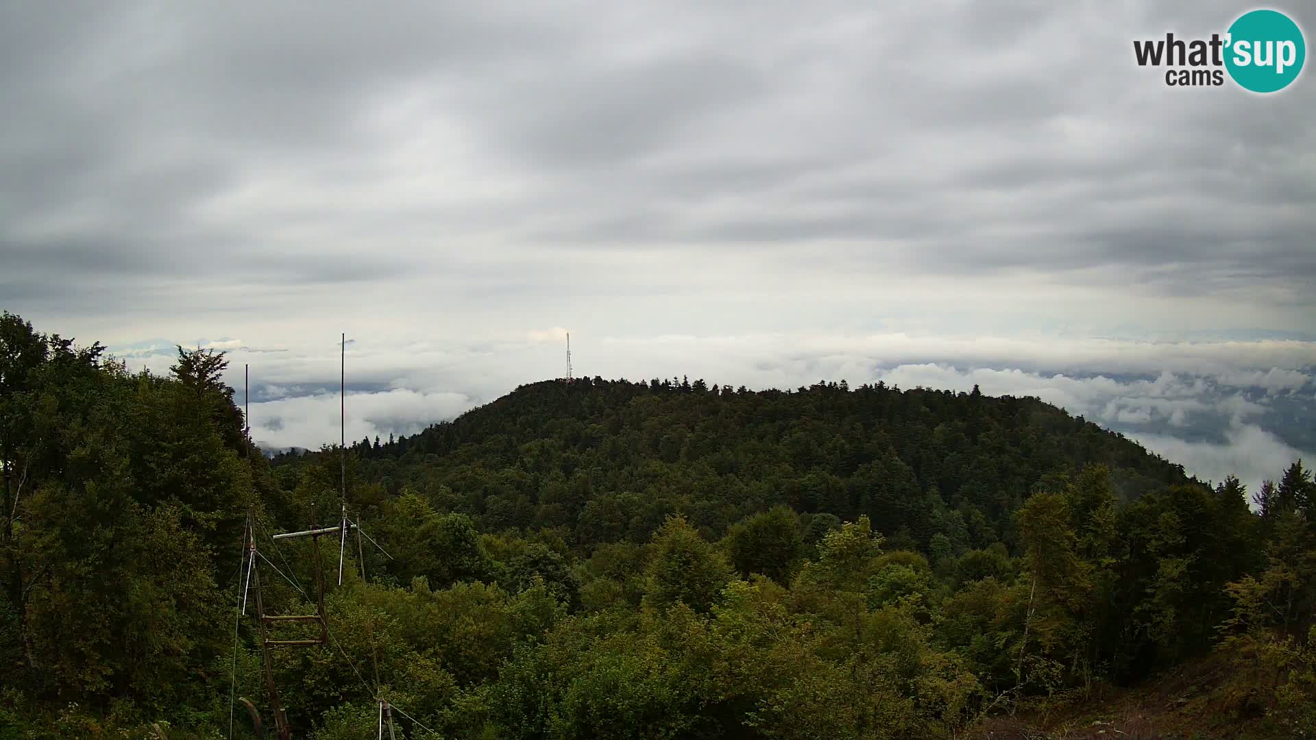 Krim Web cam Berghütte | Blick auf Ljubljana – Slowenien