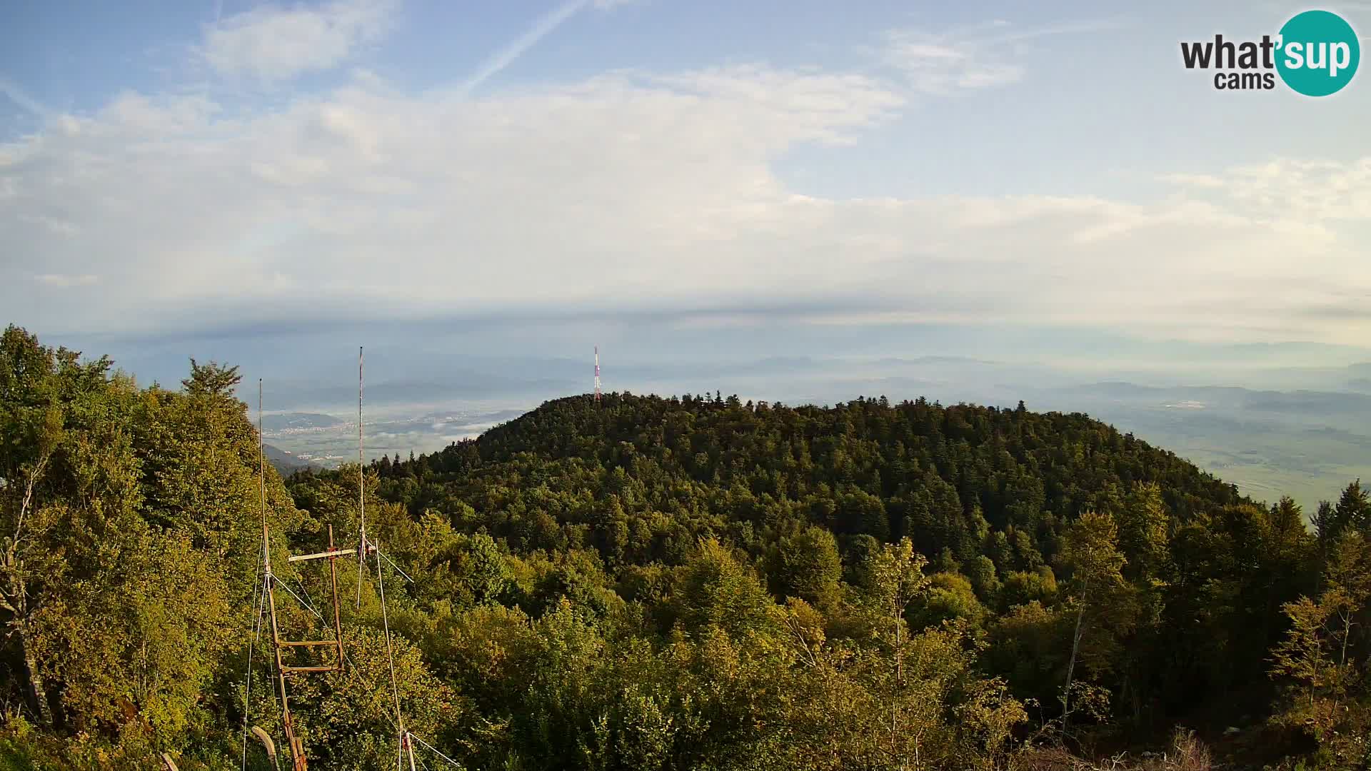 Krim webcam mountain hut | view to Ljubljana – Slovenia