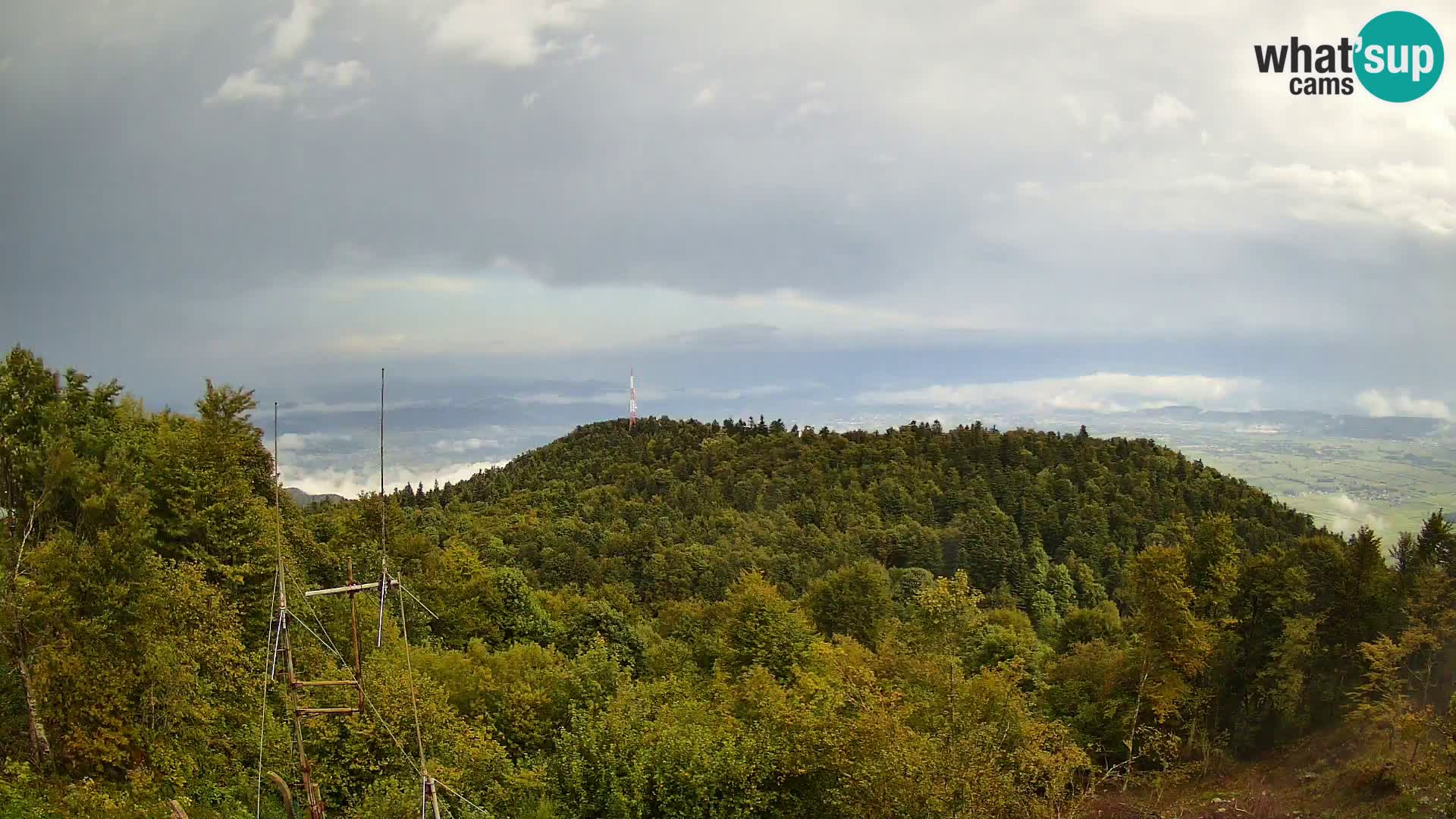 Krim Web cam Berghütte | Blick auf Ljubljana – Slowenien