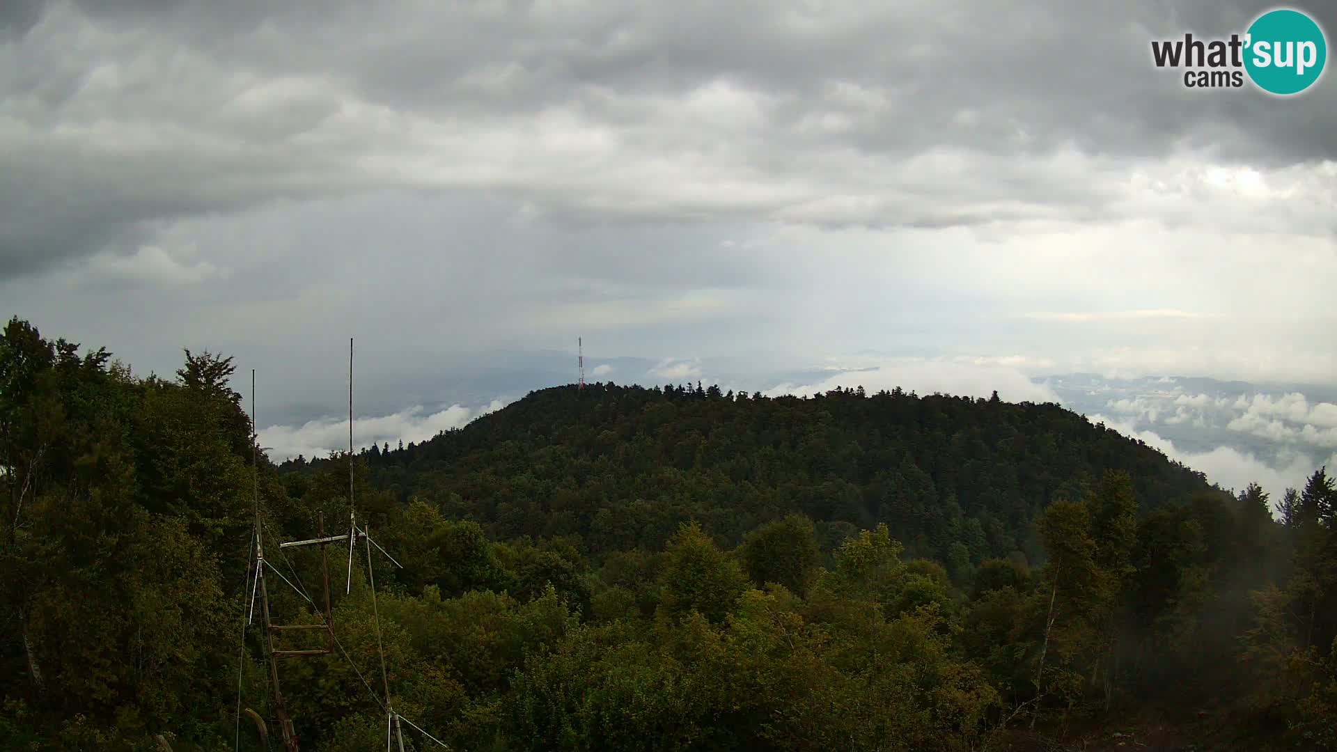 Krim webcam mountain hut | view to Ljubljana – Slovenia