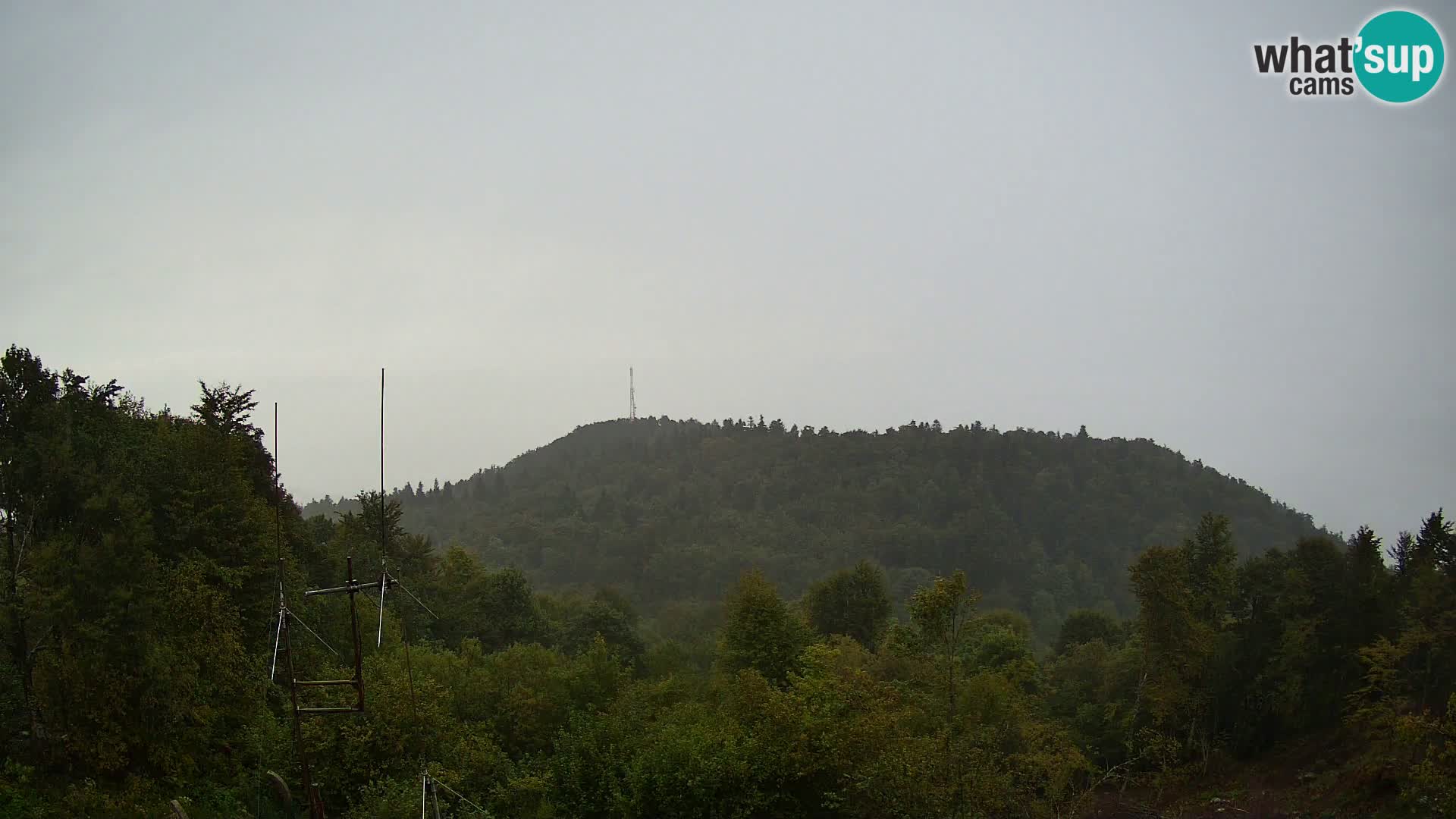 Krim web kamera Planinska koliba | pogled na Ljubljanu – Slovenija