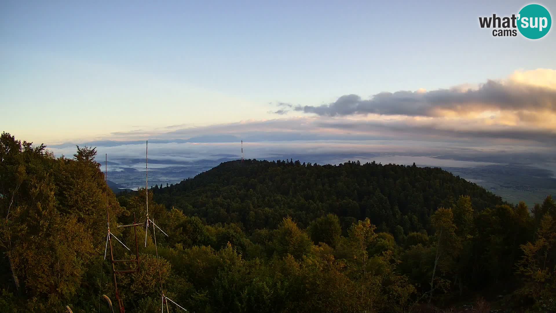 Krim webcam mountain hut | view to Ljubljana – Slovenia