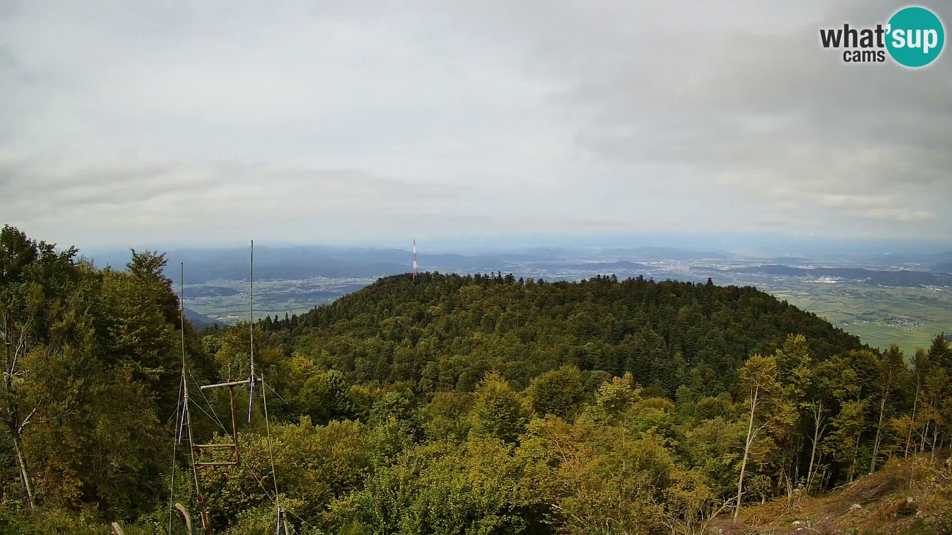 Krim webcam mountain hut | view to Ljubljana – Slovenia