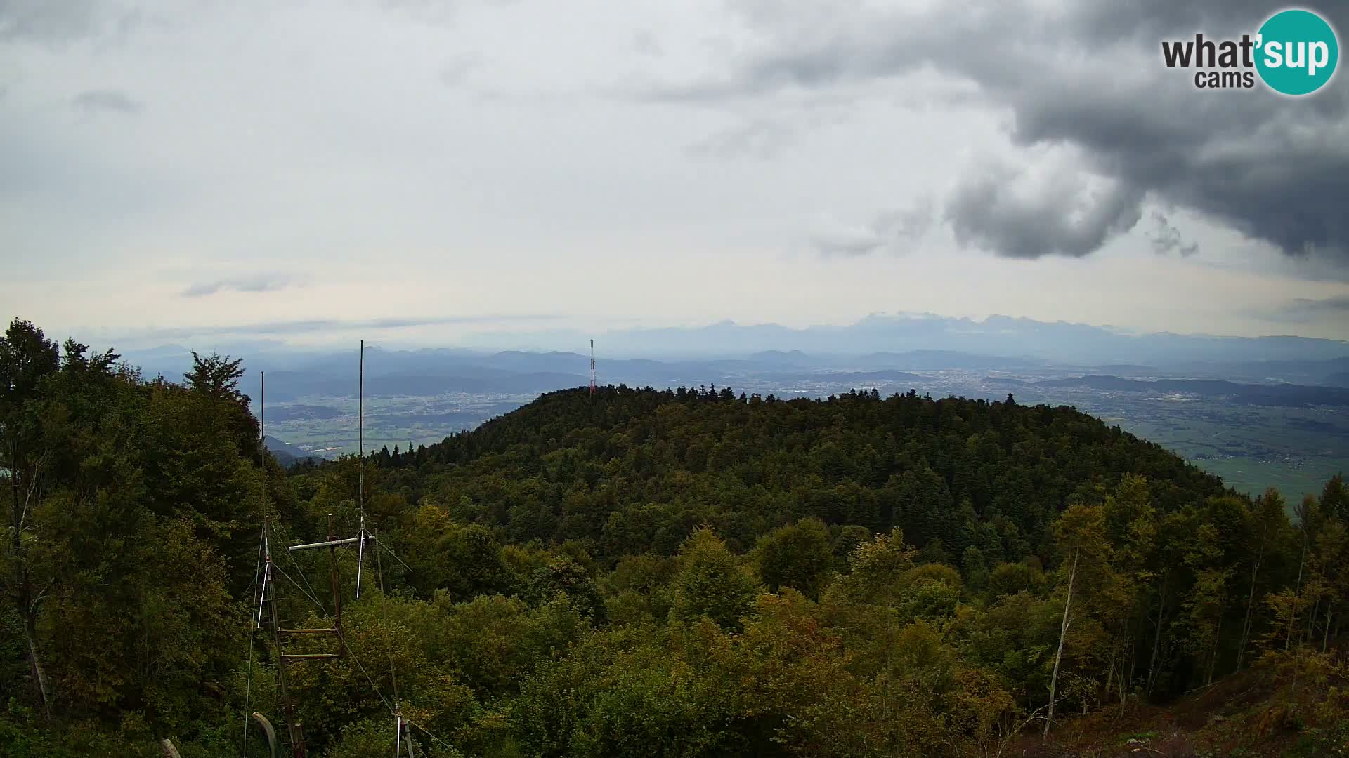 Krim webcam mountain hut | view to Ljubljana – Slovenia