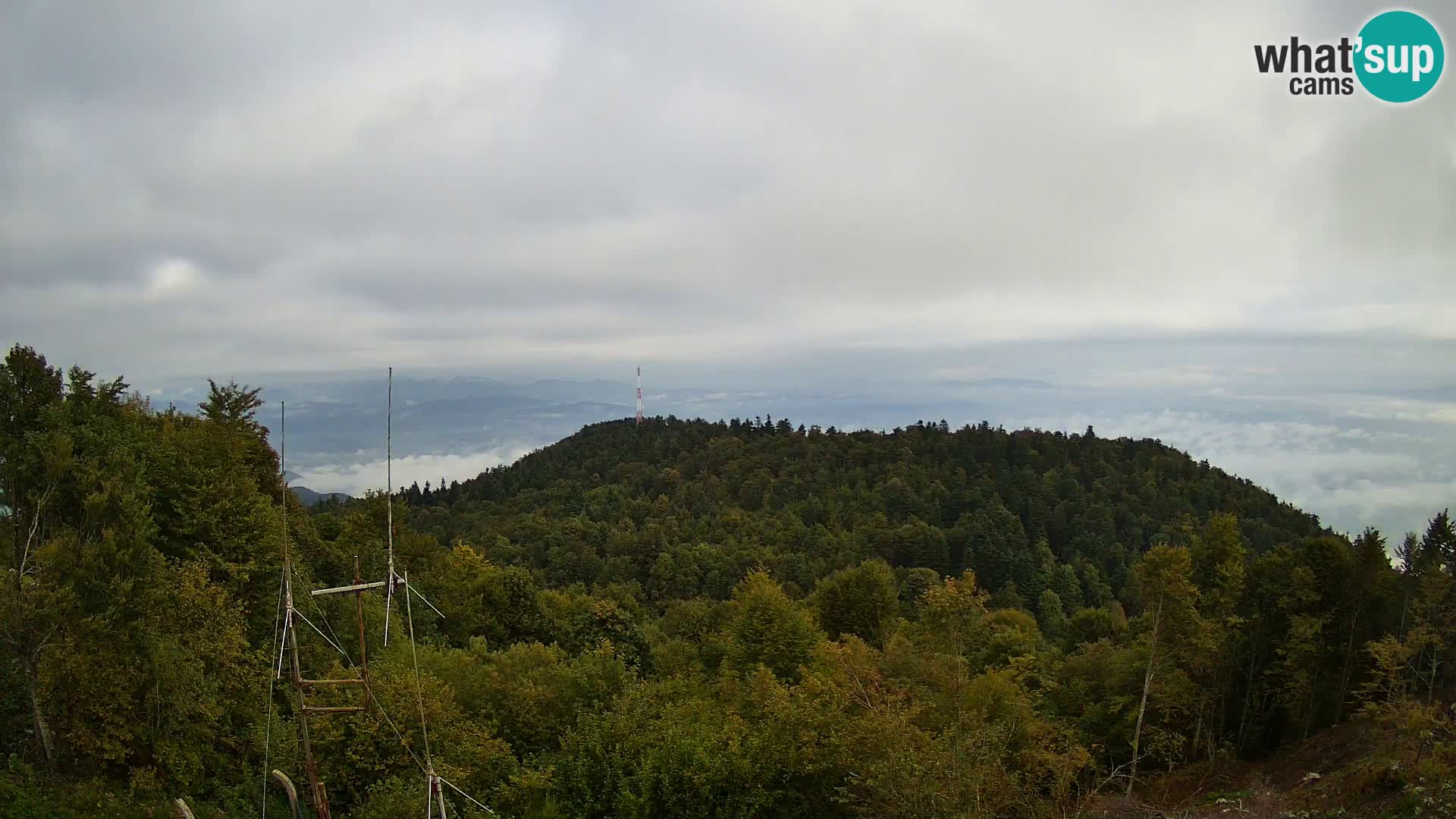 Krim webcam mountain hut | view to Ljubljana – Slovenia