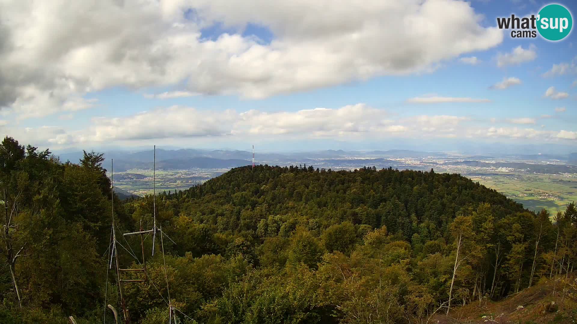 Krim webcam mountain hut | view to Ljubljana – Slovenia