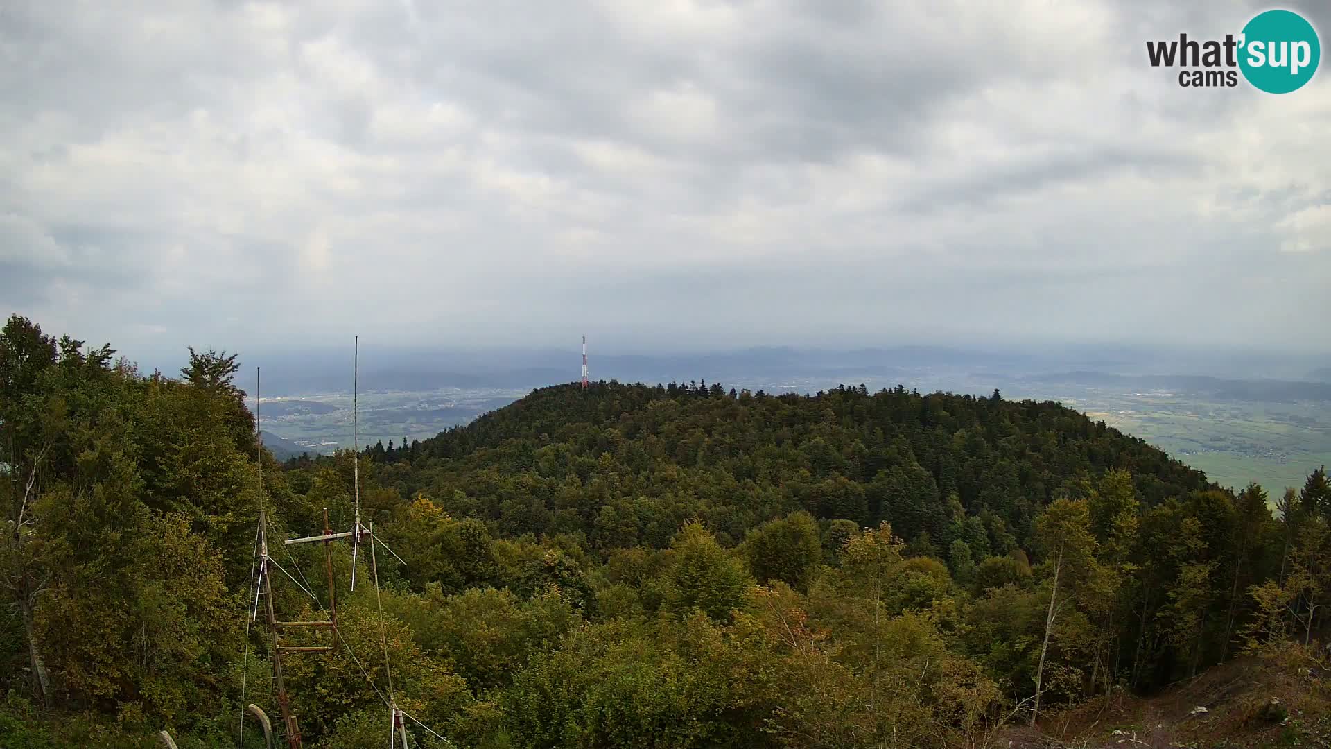Krim webcam mountain hut | view to Ljubljana – Slovenia