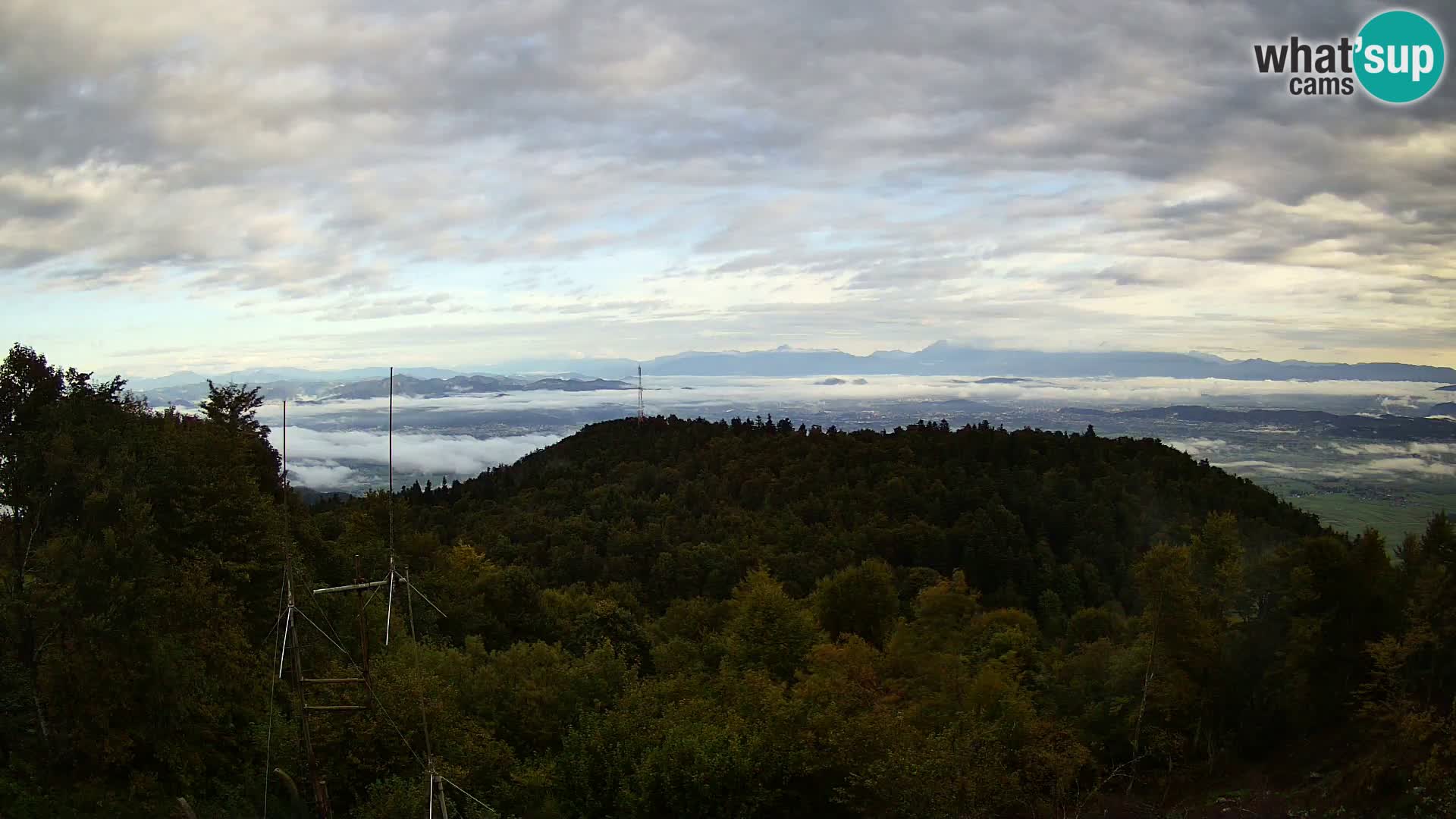 Krim webcam mountain hut | view to Ljubljana – Slovenia