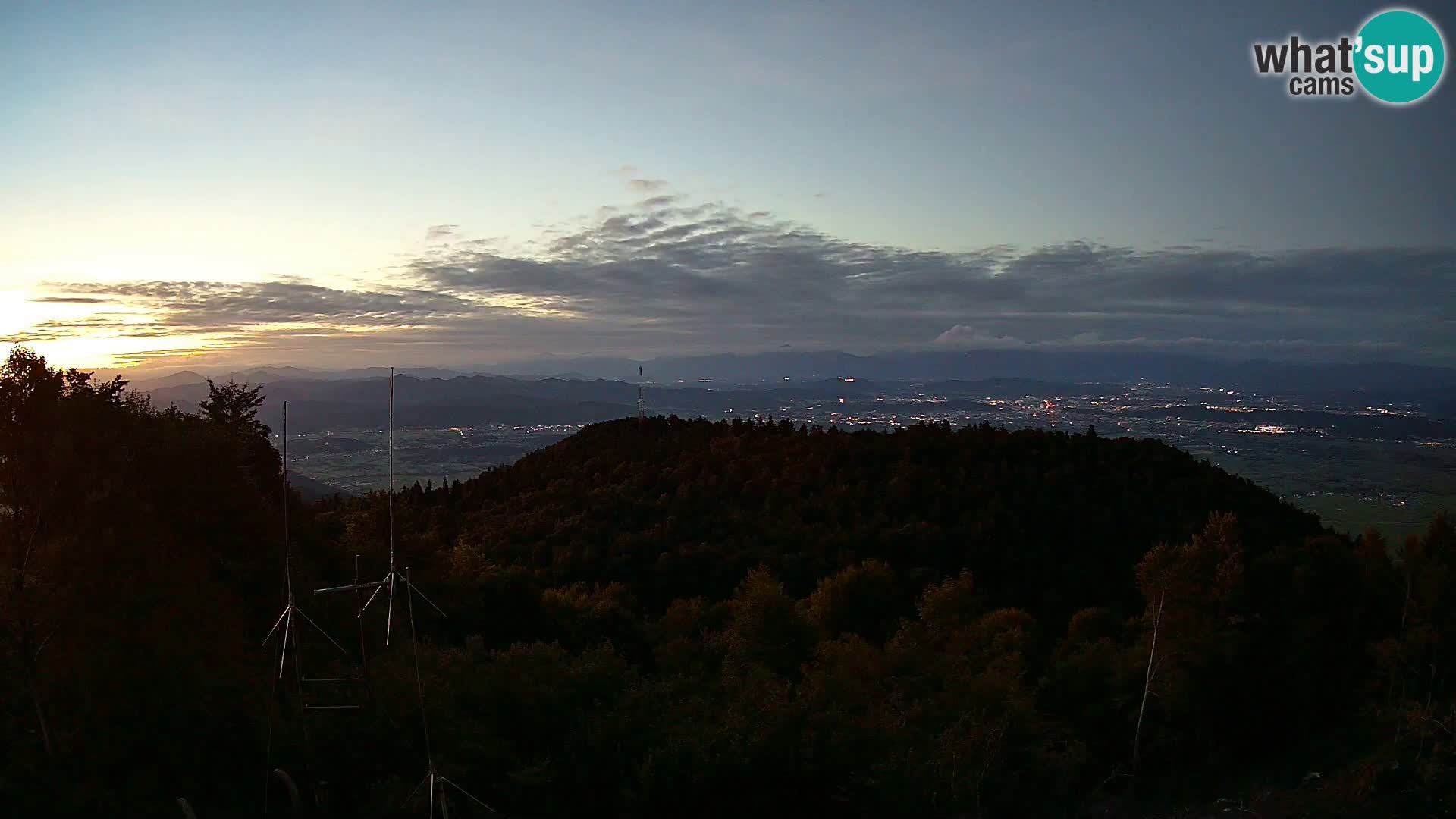 Krim Web cam Berghütte | Blick auf Ljubljana – Slowenien