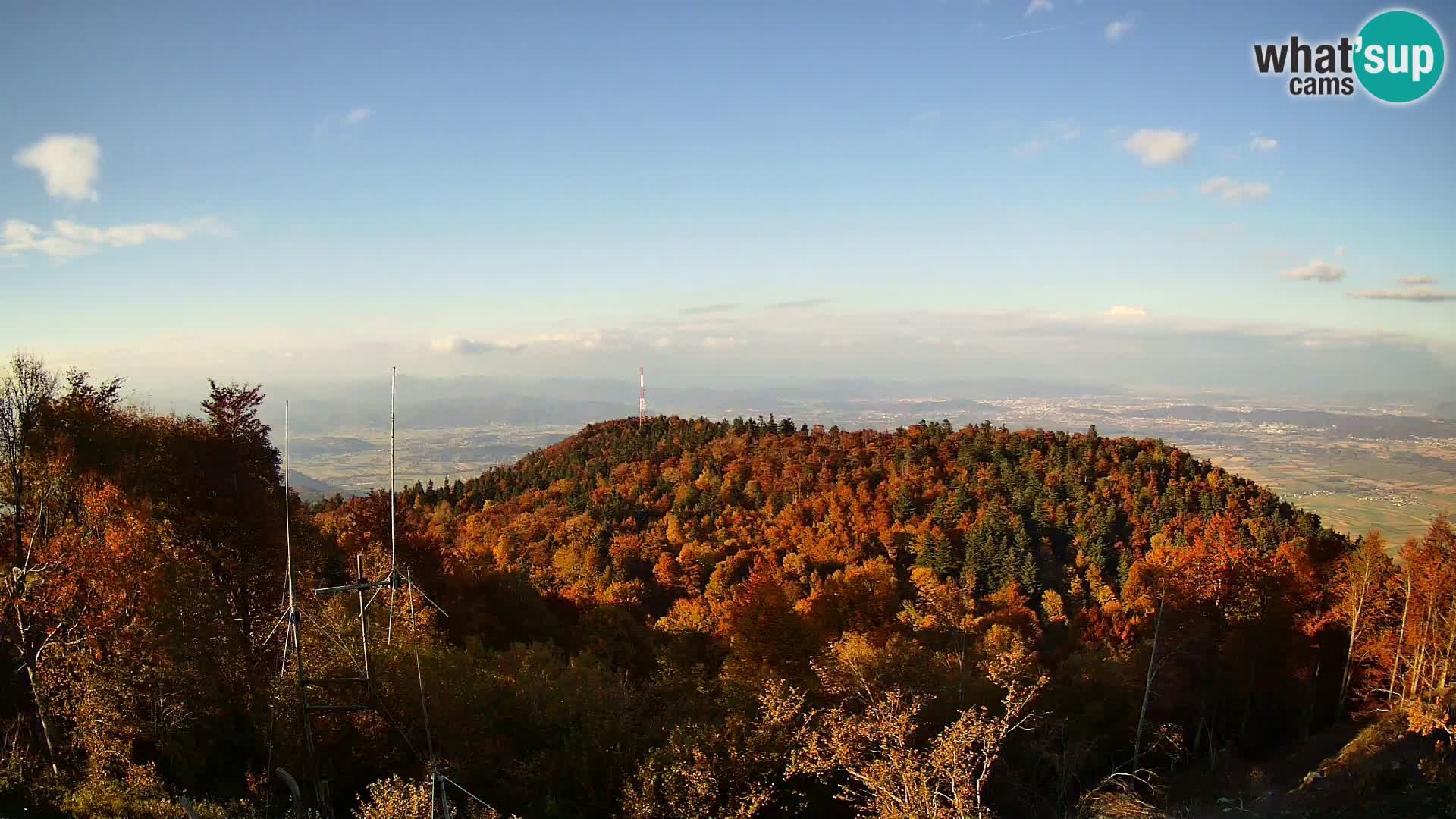 Krim webcam mountain hut | view to Ljubljana – Slovenia