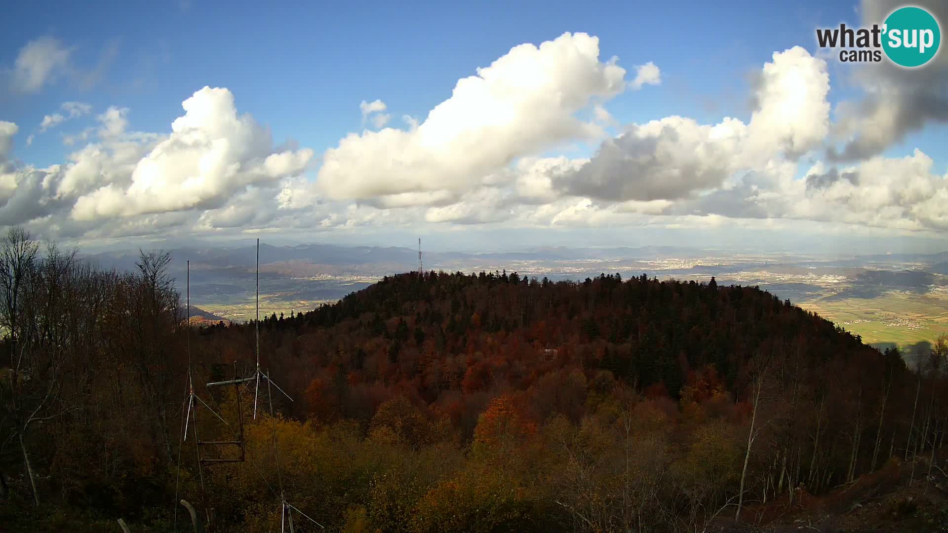 Krim webcam mountain hut | view to Ljubljana – Slovenia