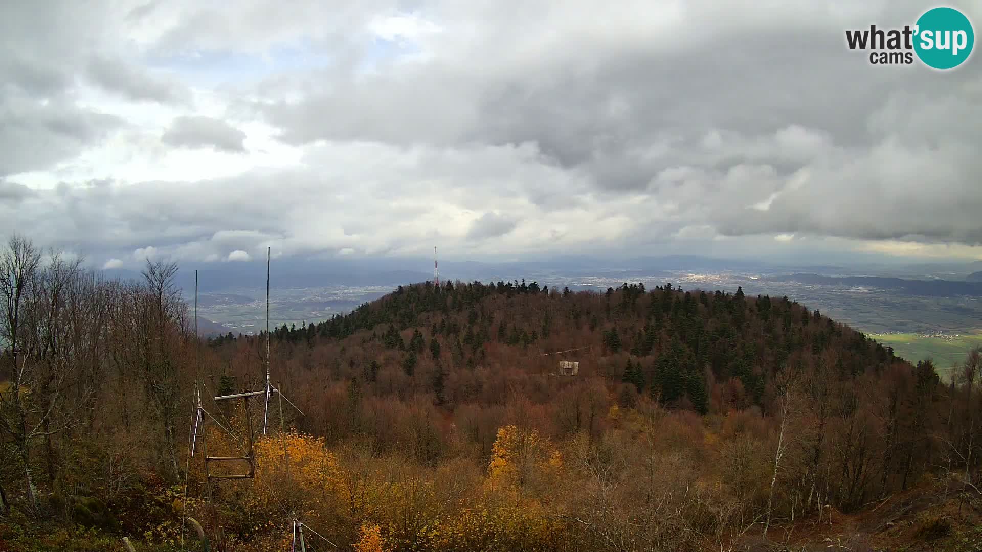 Krim Web cam Berghütte | Blick auf Ljubljana – Slowenien