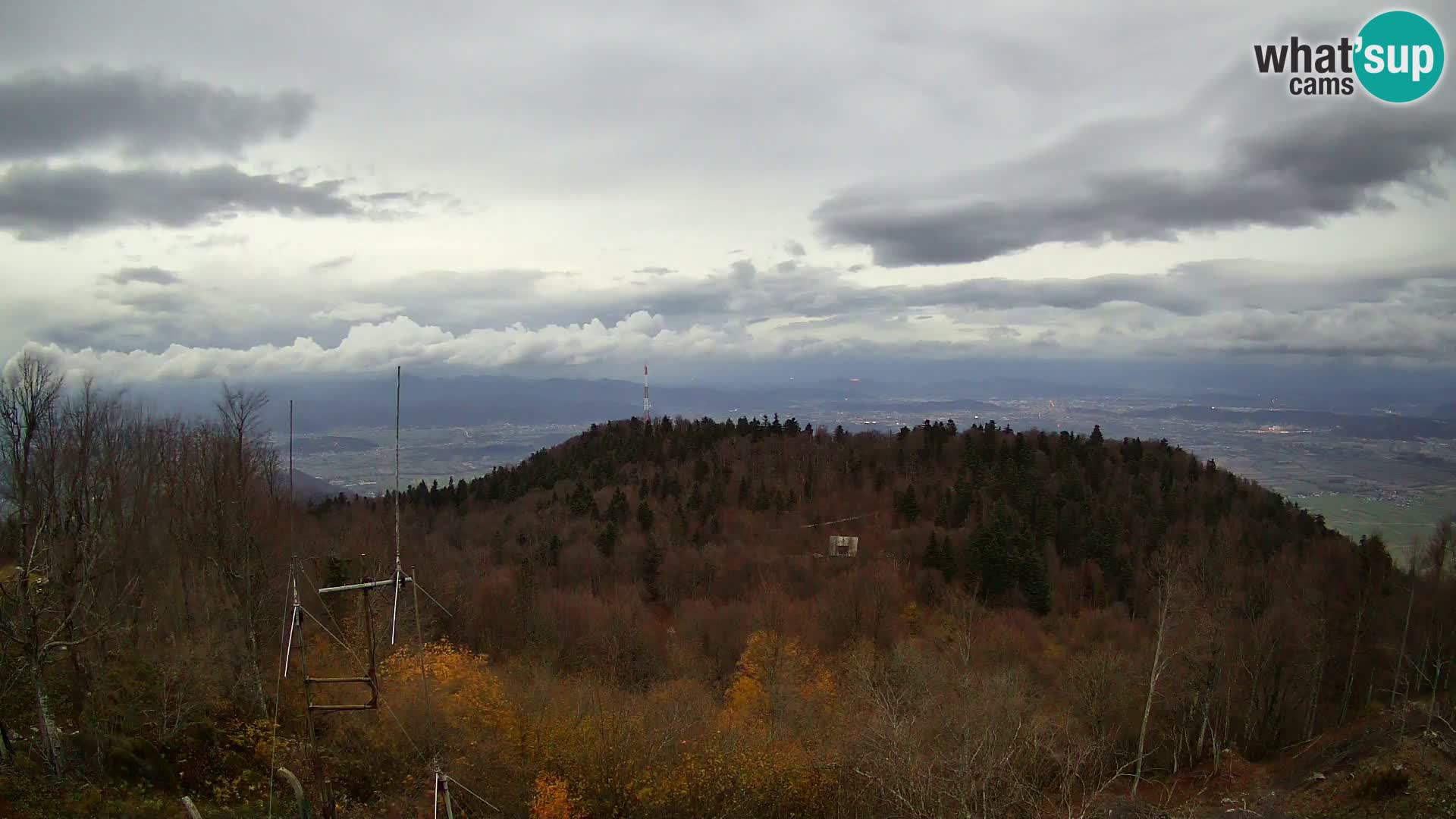 Krim Web cam Berghütte | Blick auf Ljubljana – Slowenien