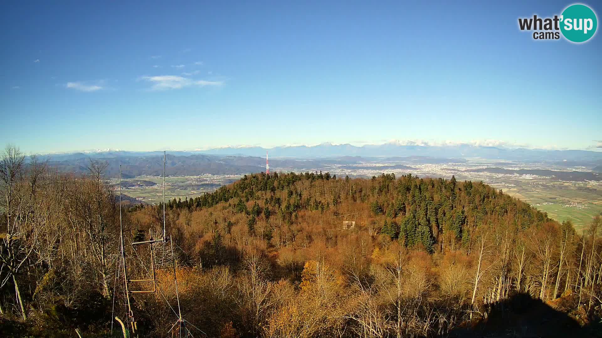 Krim web kamera Planinska koliba | pogled na Ljubljanu – Slovenija