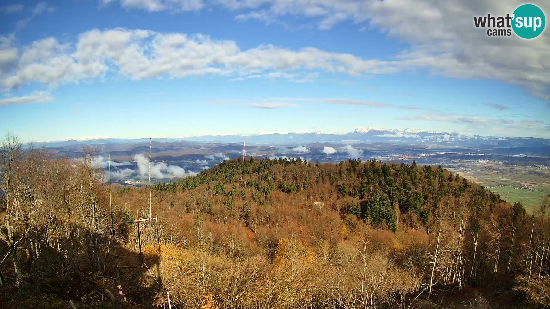 Krim web kamera Planinska koliba | pogled na Ljubljanu – Slovenija