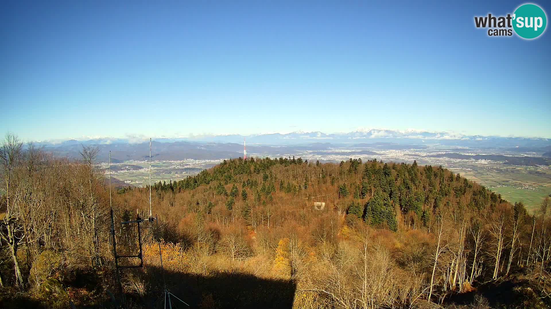 Krim webcam mountain hut | view to Ljubljana – Slovenia