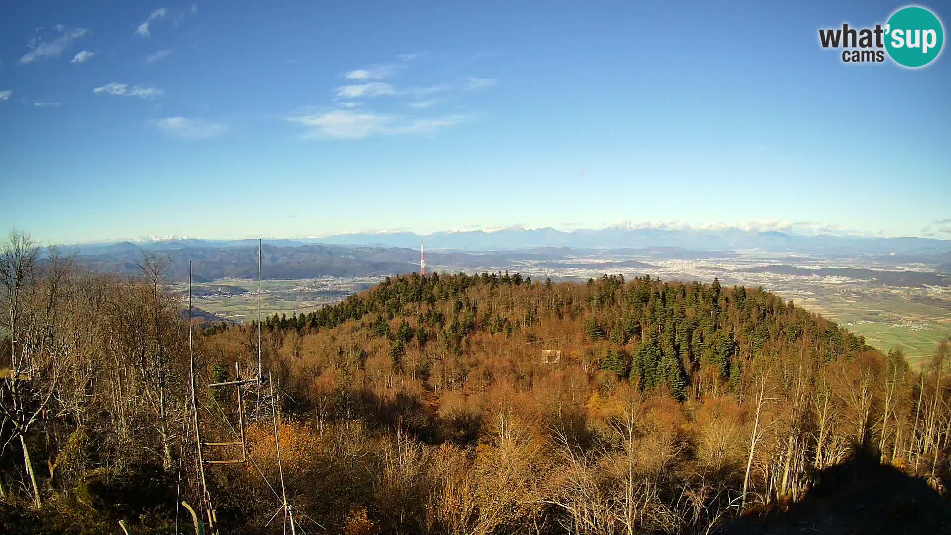 Krim web kamera Planinska koliba | pogled na Ljubljanu – Slovenija