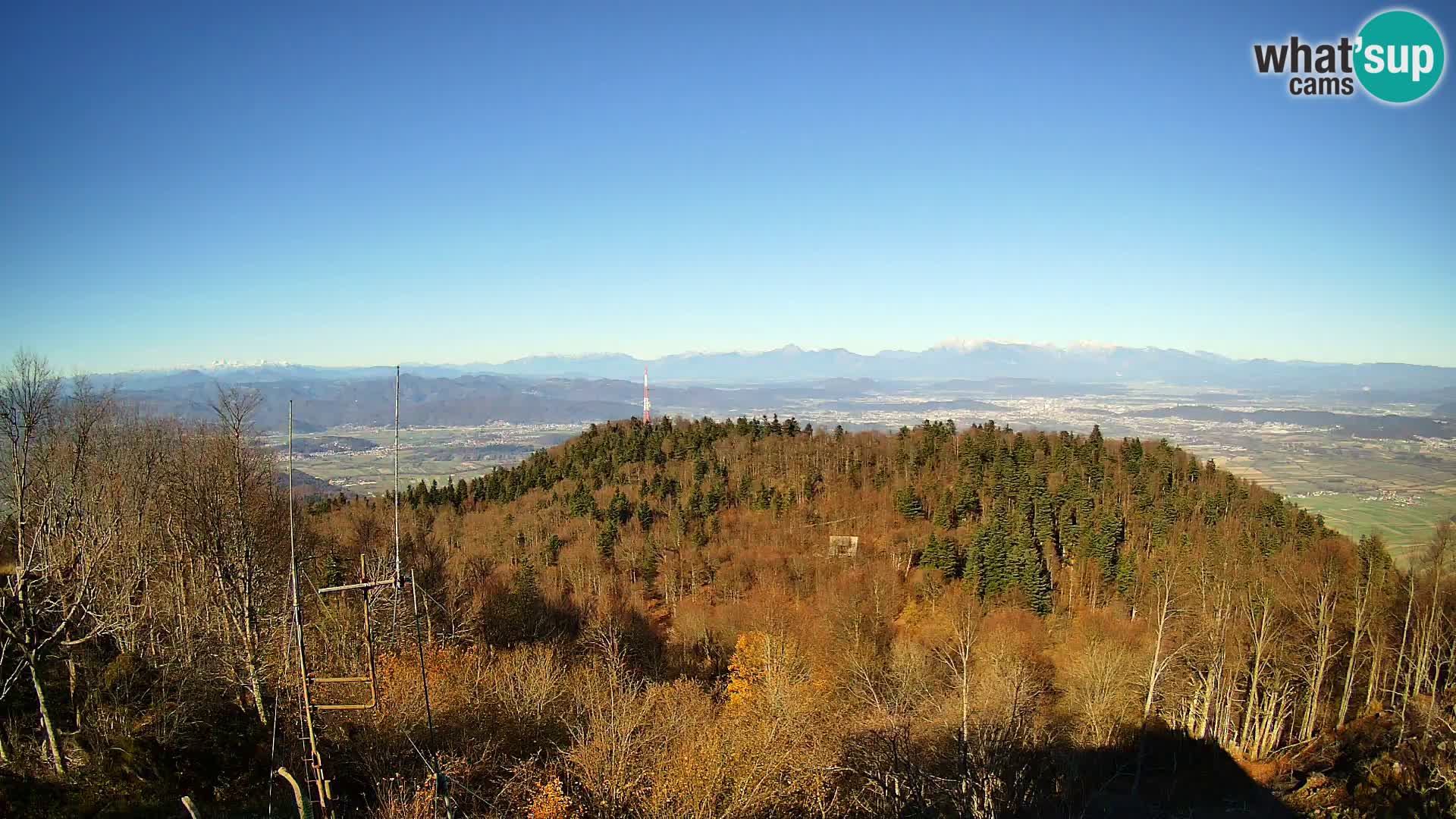 Krim webcam mountain hut | view to Ljubljana – Slovenia