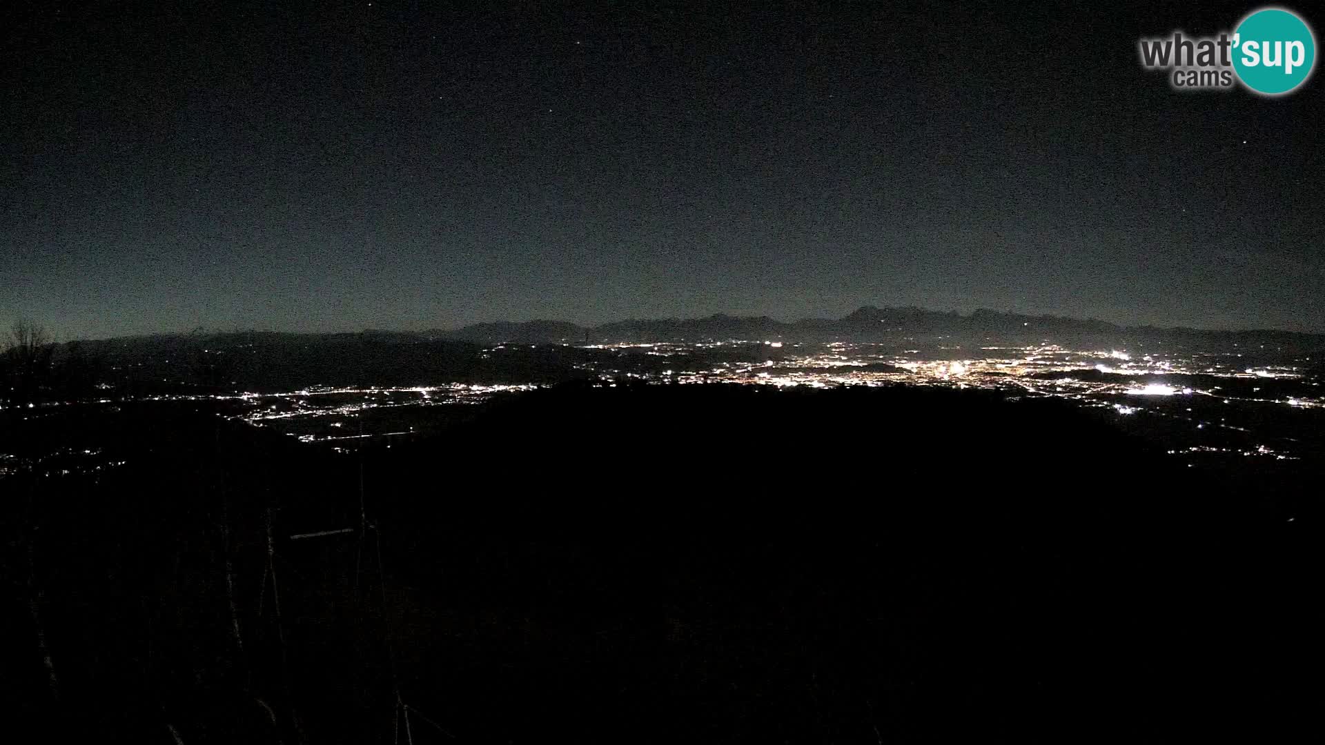 Krim webcam mountain hut | view to Ljubljana – Slovenia