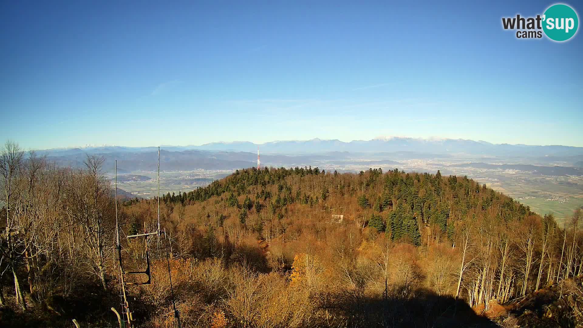 Krim webcam mountain hut | view to Ljubljana – Slovenia