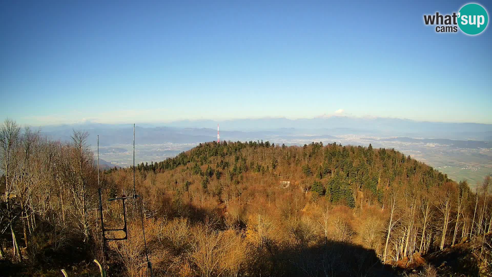 Krim webcam mountain hut | view to Ljubljana – Slovenia
