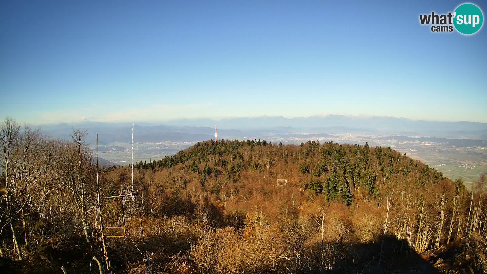 Krim webcam mountain hut | view to Ljubljana – Slovenia
