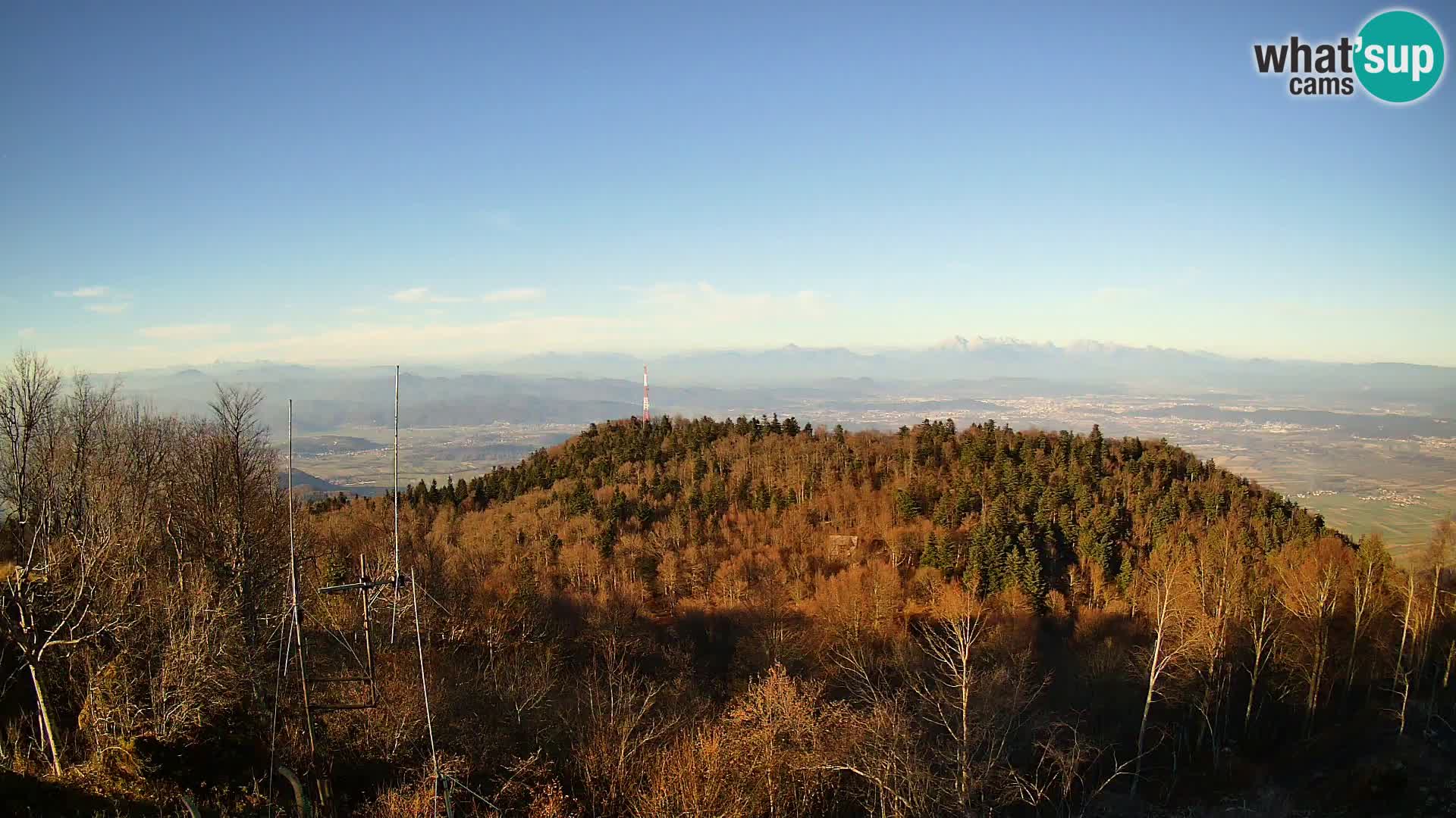 Krim webcam mountain hut | view to Ljubljana – Slovenia