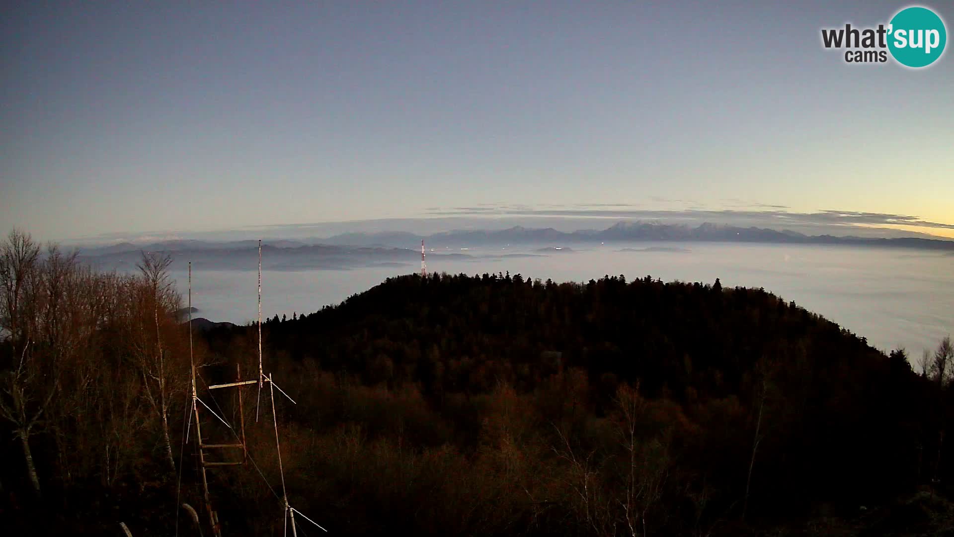 Krim Web cam Berghütte | Blick auf Ljubljana – Slowenien