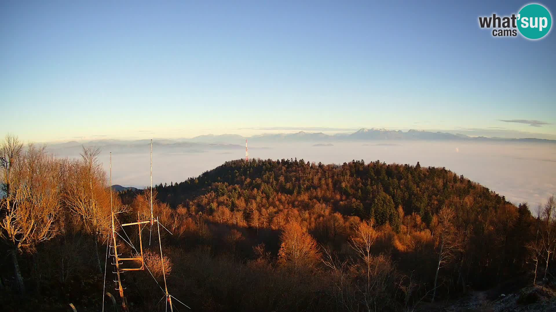 Krim web kamera Planinska koliba | pogled na Ljubljanu – Slovenija