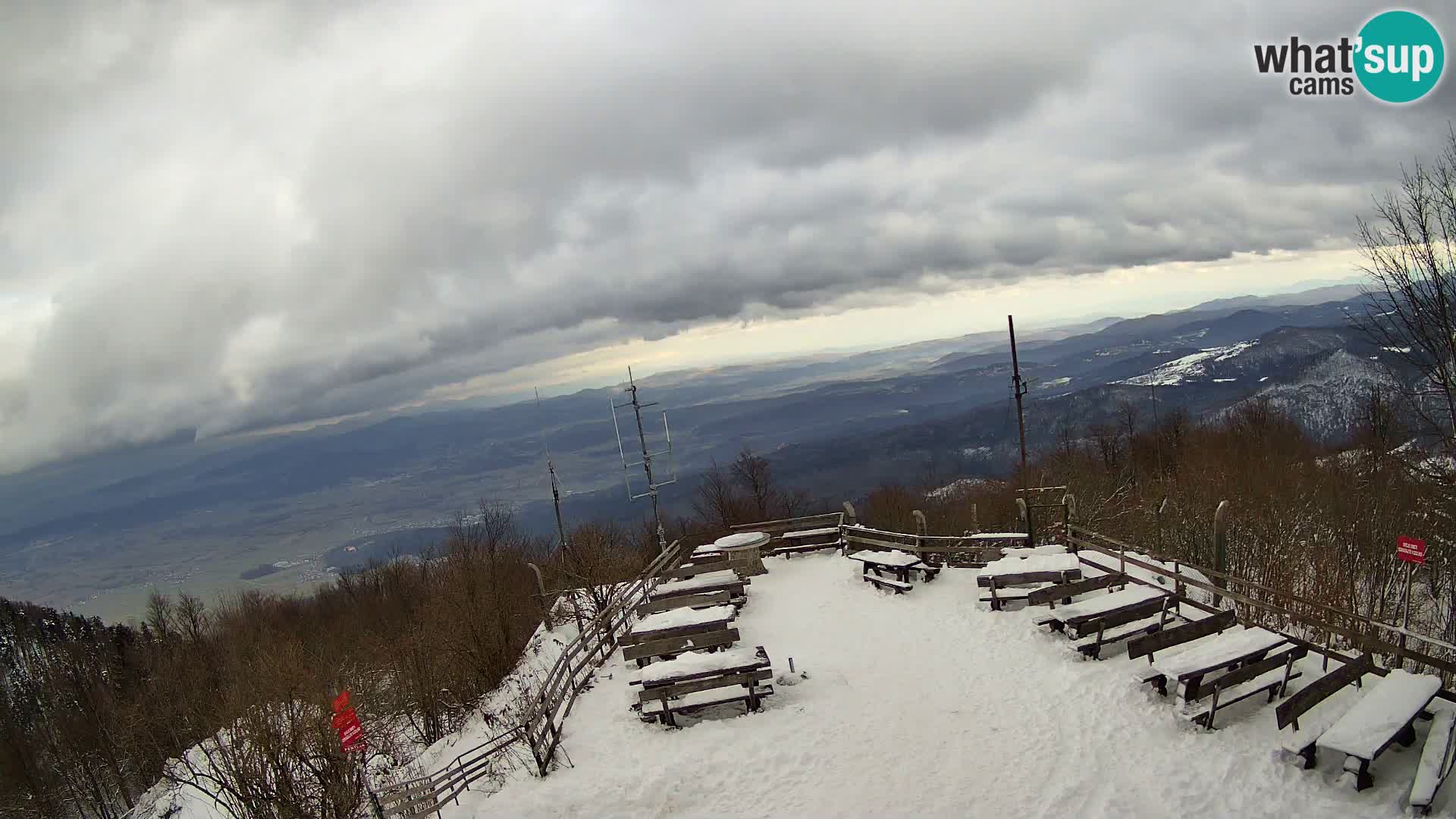 Mount Krim webcam near Ljubljana – Slovenia – view to Grosuplje