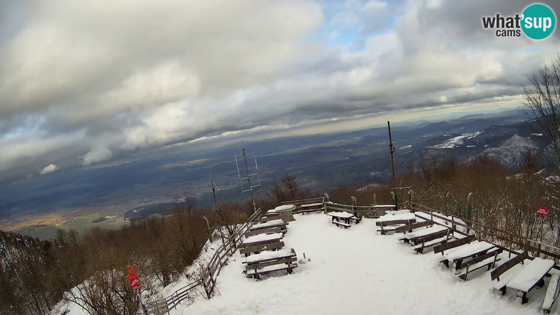 Mount Krim webcam near Ljubljana – Slovenia – view to Grosuplje