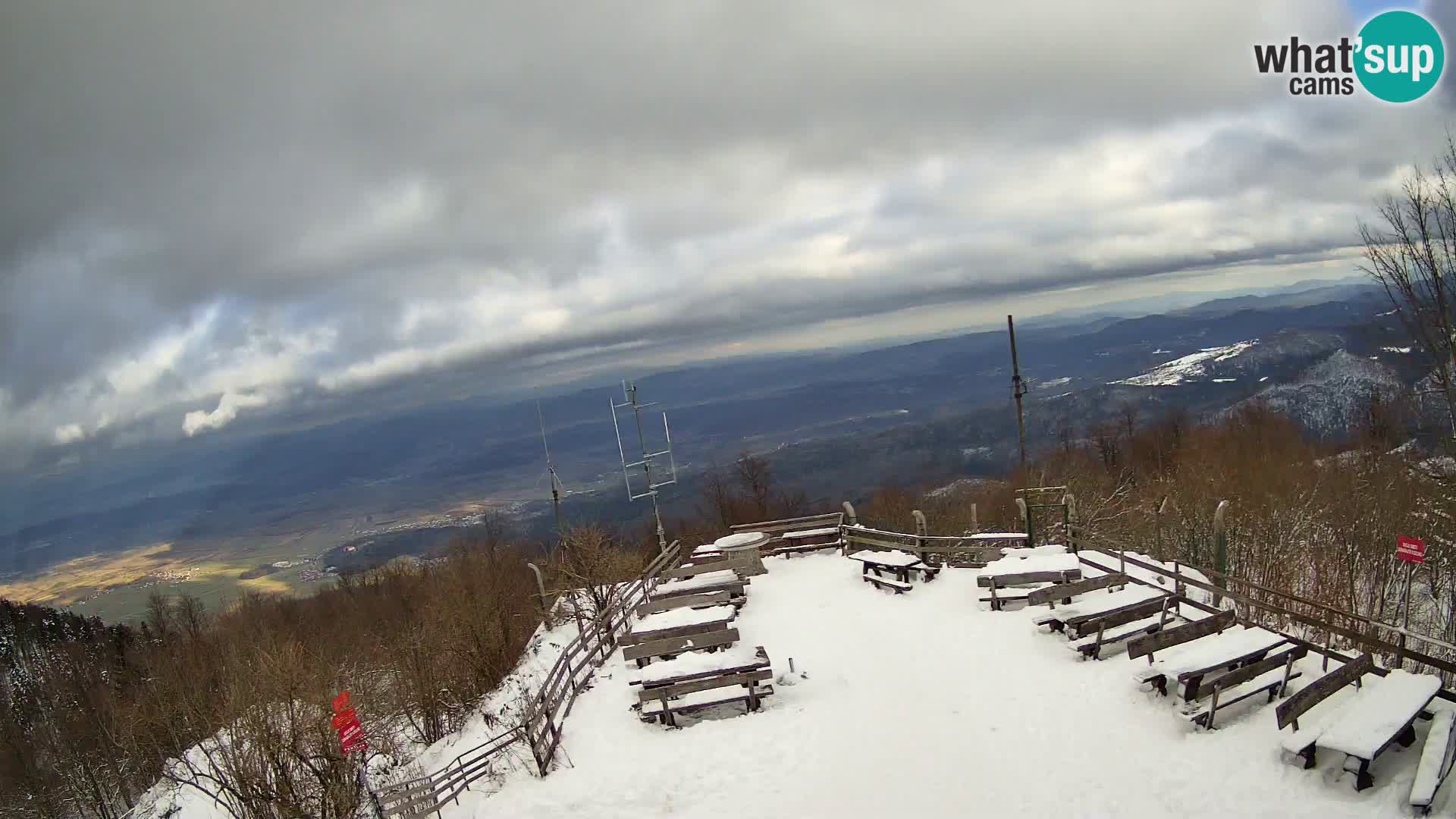 Mount Krim webcam near Ljubljana – Slovenia – view to Grosuplje