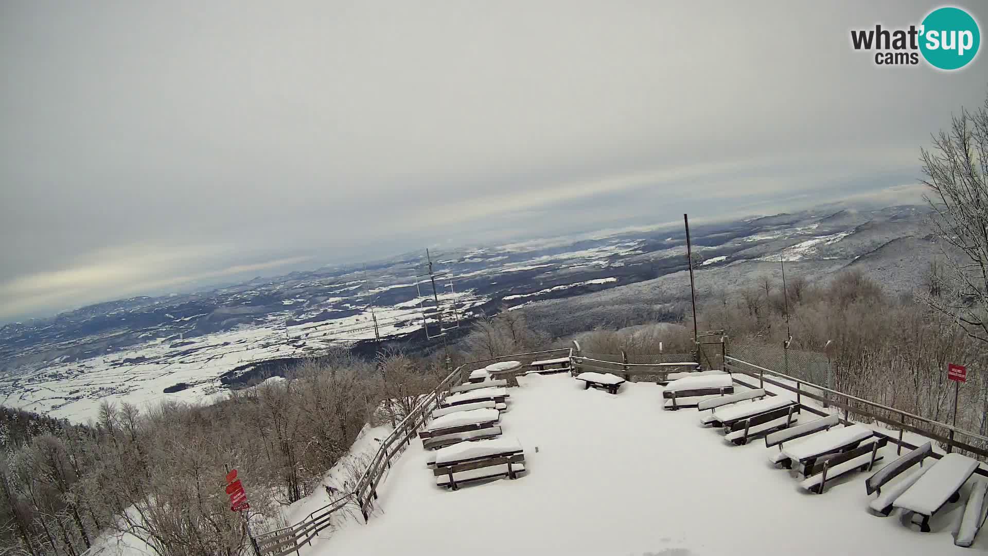 Mount Krim webcam near Ljubljana – Slovenia – view to Grosuplje