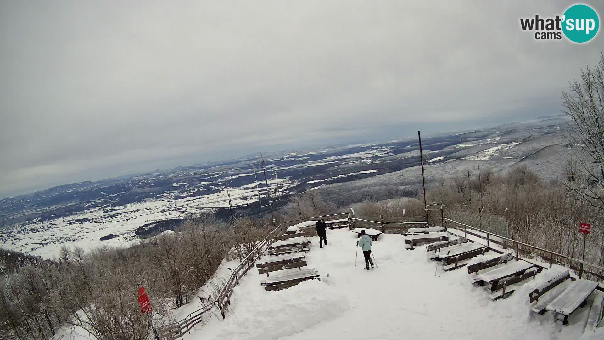 Mount Krim webcam near Ljubljana – Slovenia – view to Grosuplje