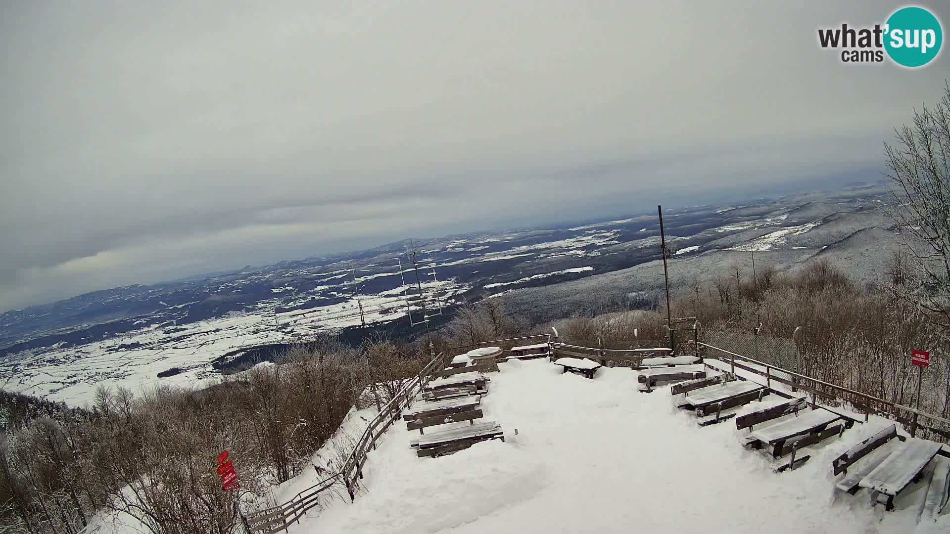 Mount Krim webcam near Ljubljana – Slovenia – view to Grosuplje