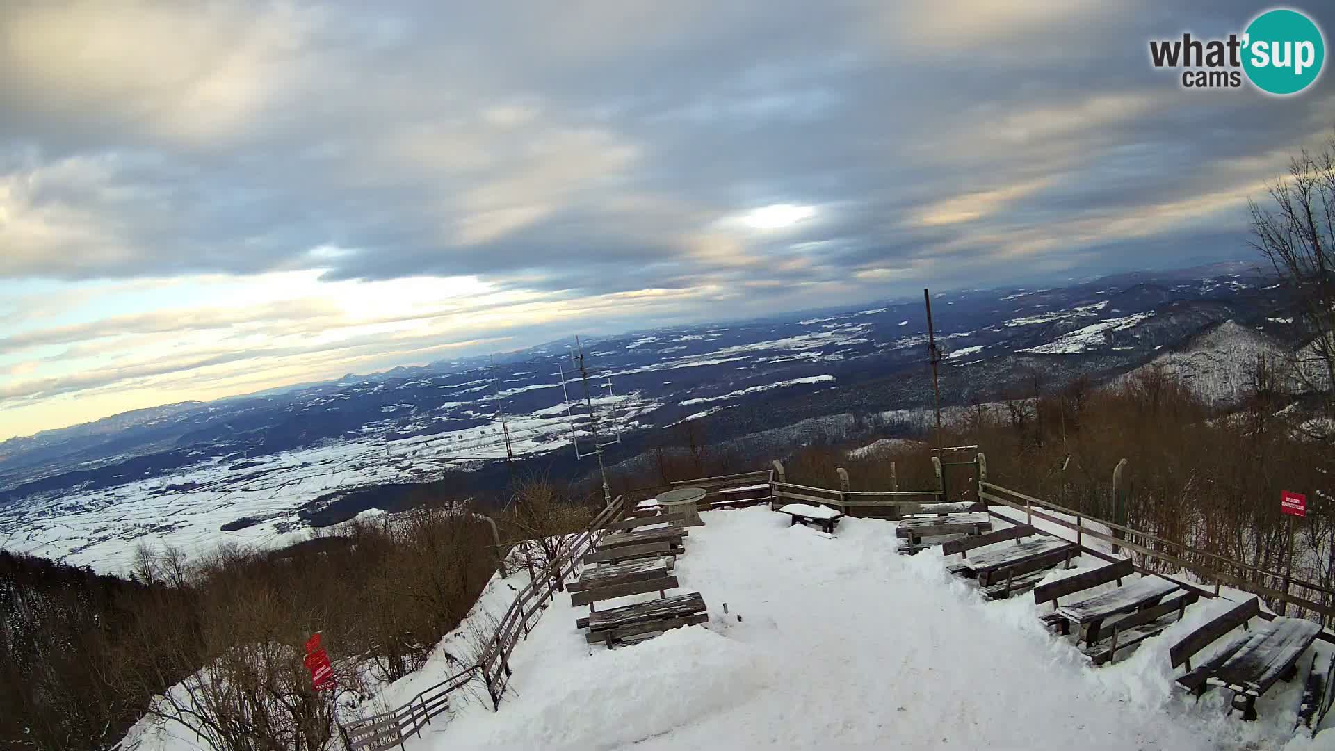 Mount Krim webcam near Ljubljana – Slovenia – view to Grosuplje