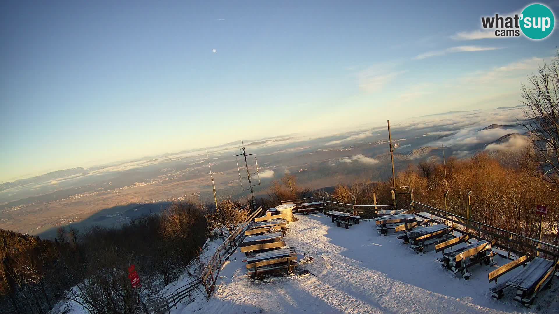 Mount Krim webcam near Ljubljana – Slovenia – view to Grosuplje