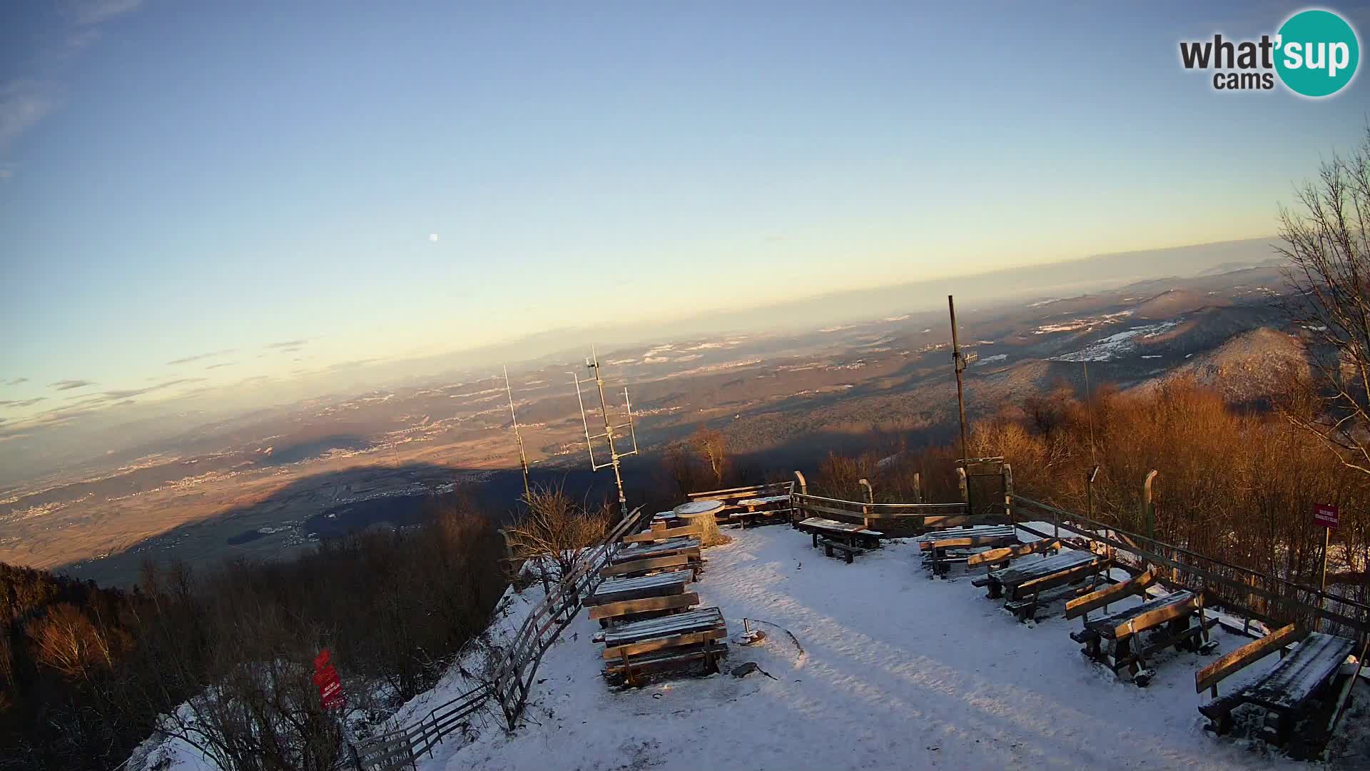 Mount Krim webcam near Ljubljana – Slovenia – view to Grosuplje