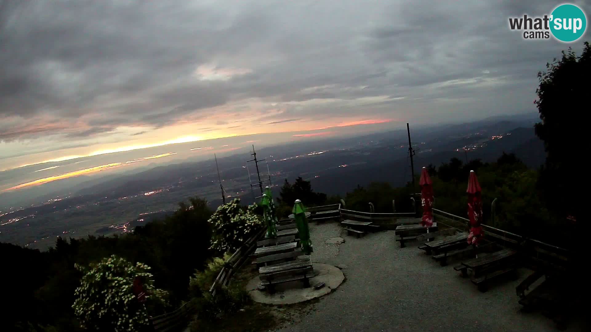 Mount Krim webcam near Ljubljana – Slovenia – view to Grosuplje