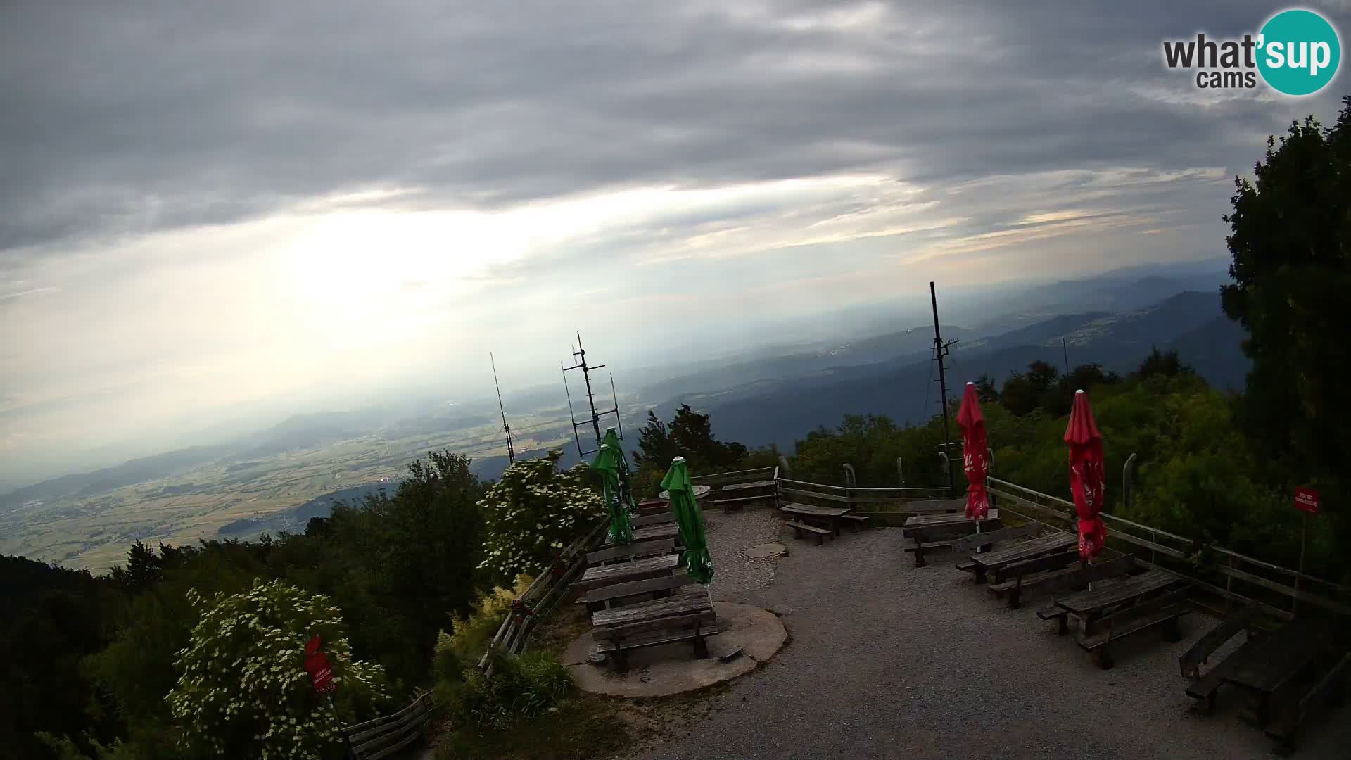 Mount Krim webcam near Ljubljana – Slovenia – view to Grosuplje