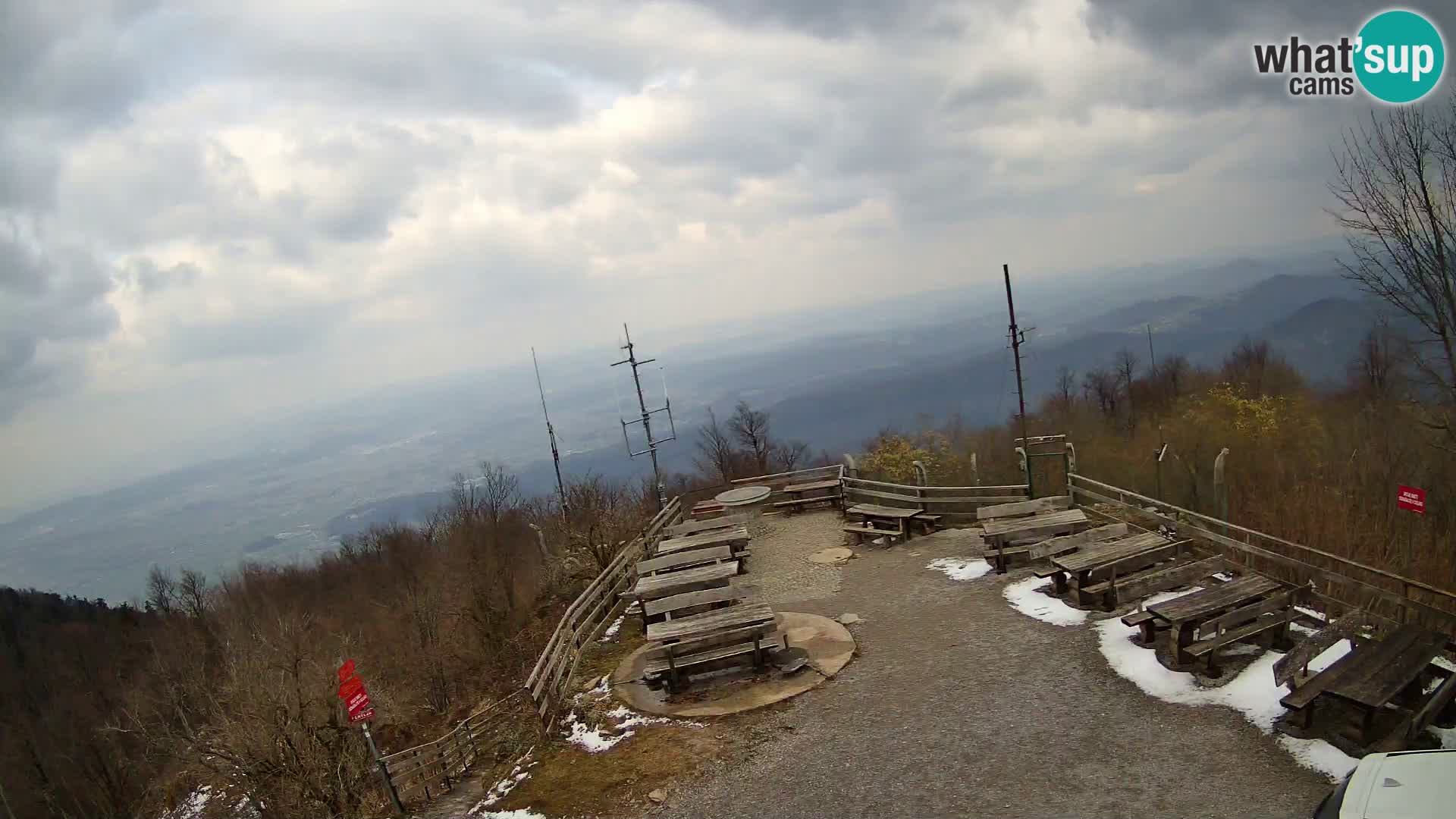 Mount Krim webcam near Ljubljana – Slovenia – view to Grosuplje