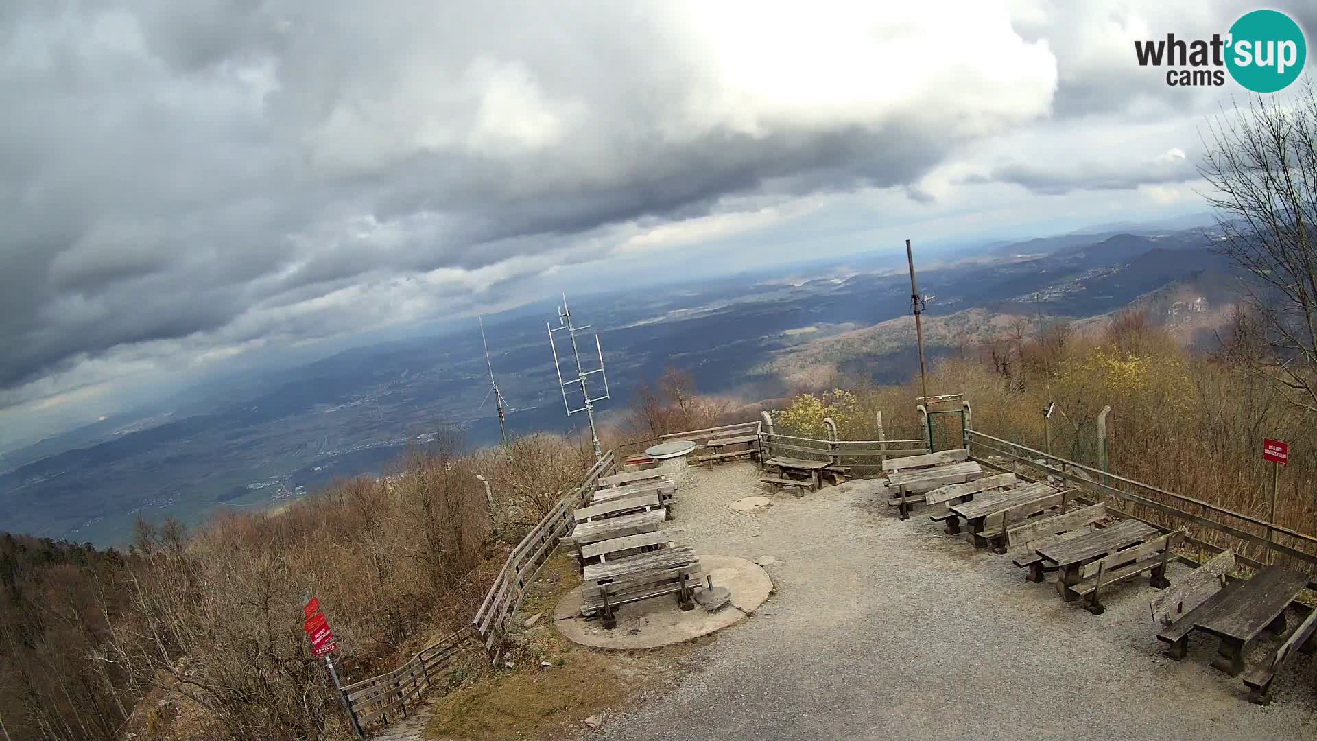 Mount Krim webcam near Ljubljana – Slovenia – view to Grosuplje
