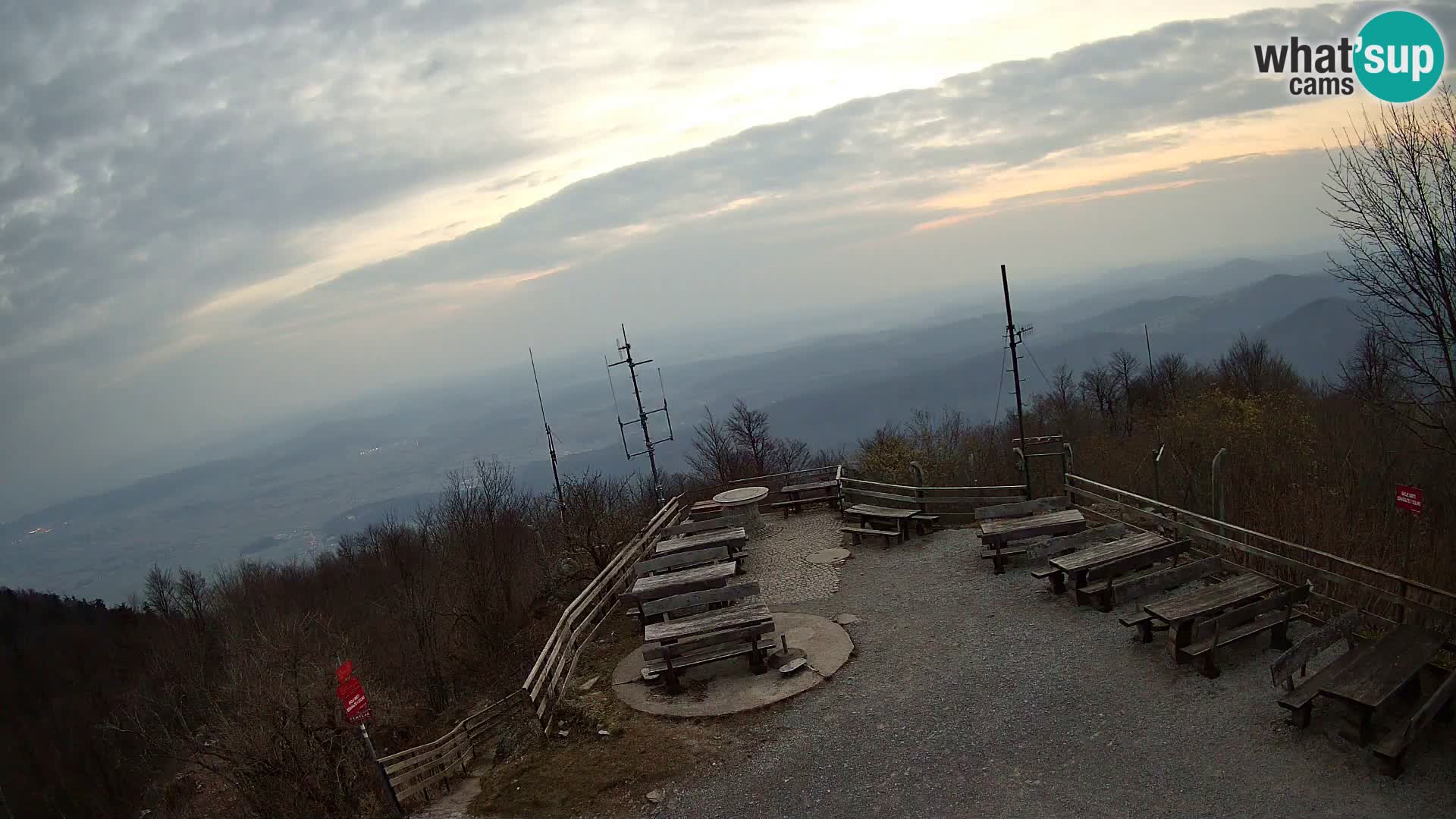 Mount Krim webcam near Ljubljana – Slovenia – view to Grosuplje