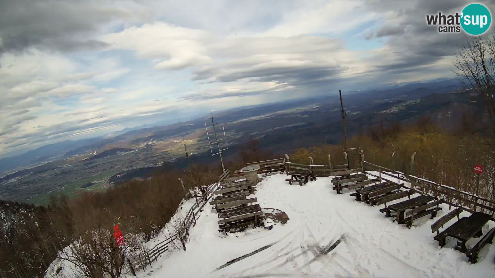 Mount Krim webcam near Ljubljana – Slovenia – view to Grosuplje