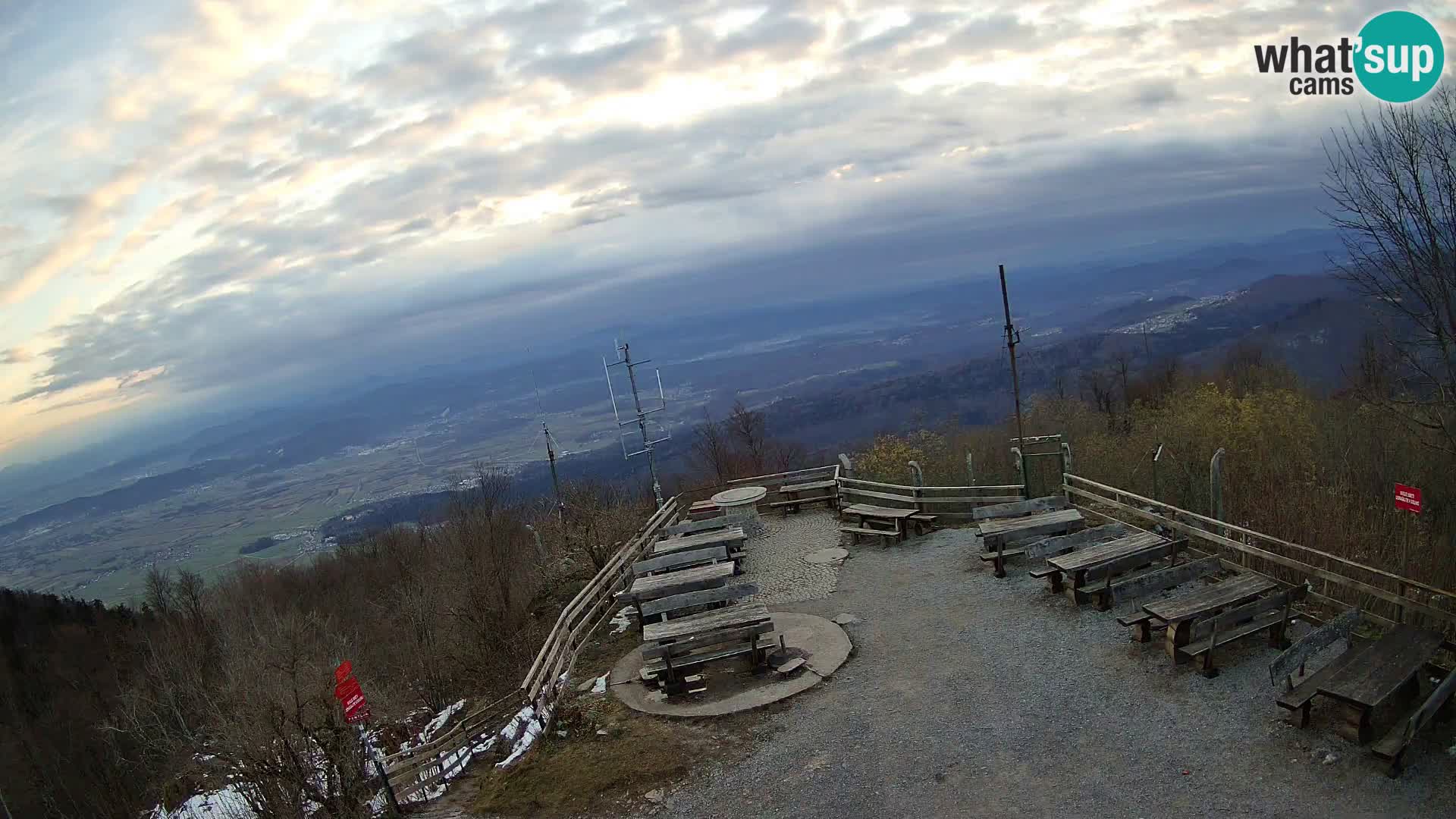 Mount Krim webcam near Ljubljana – Slovenia – view to Grosuplje