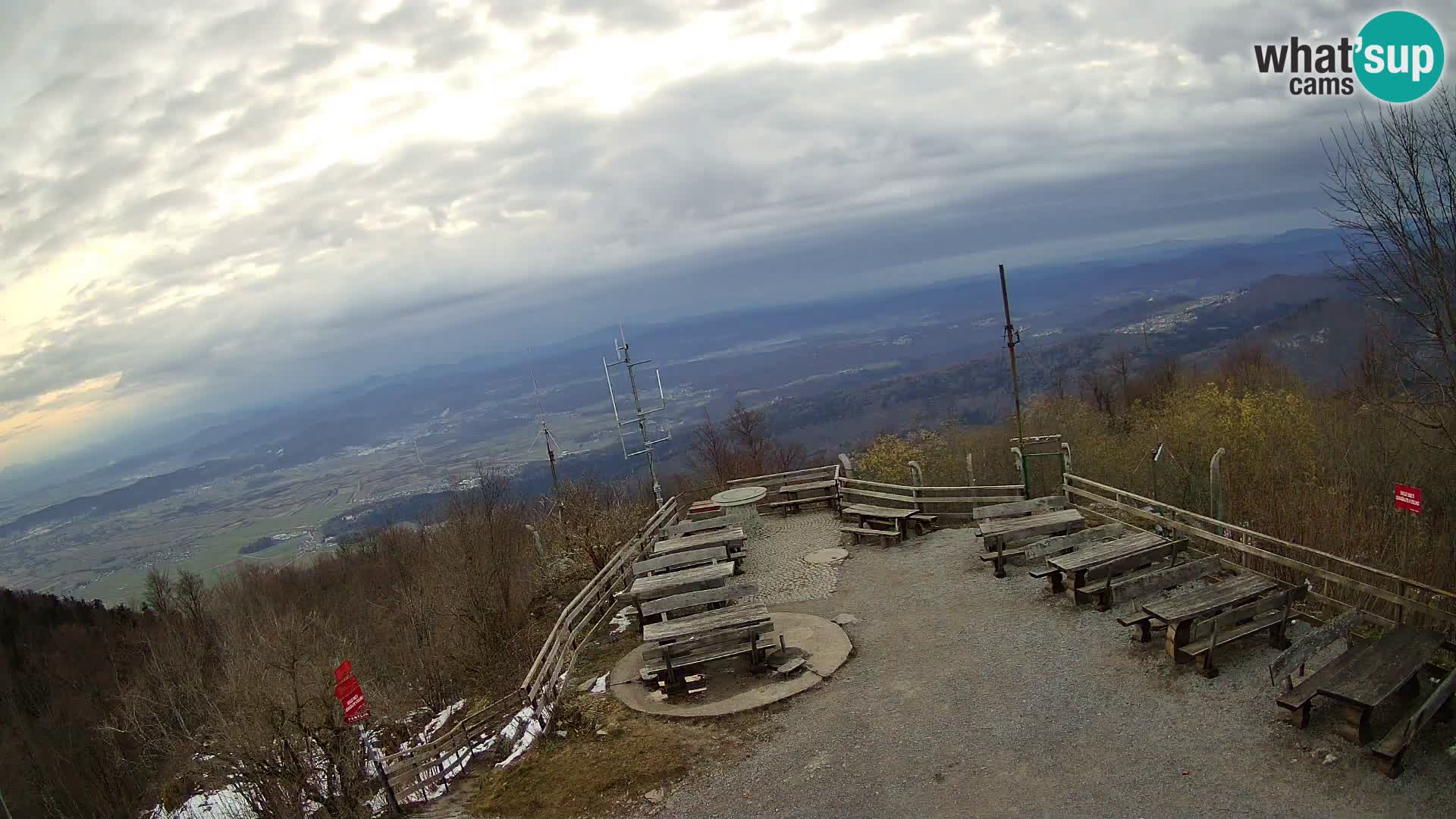 Mount Krim webcam near Ljubljana – Slovenia – view to Grosuplje