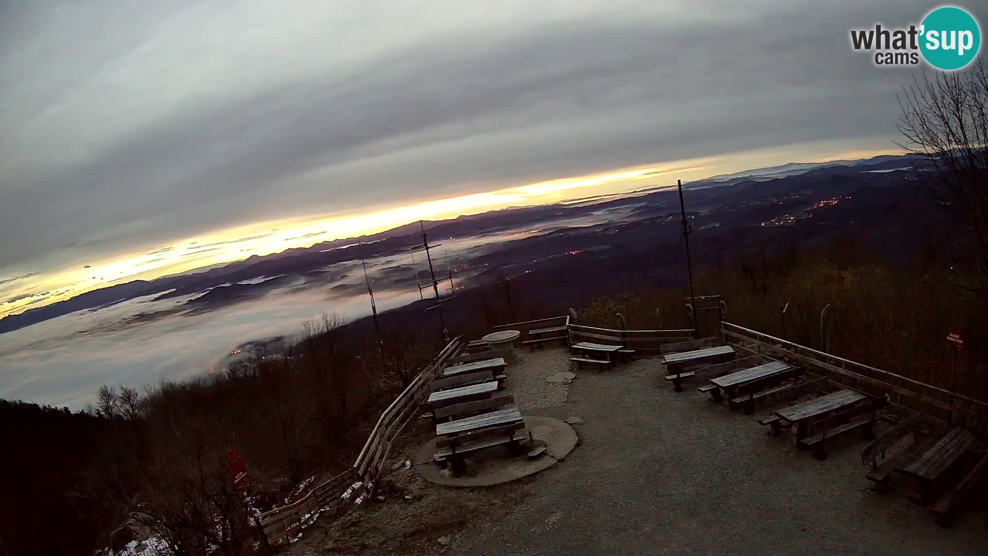 Mount Krim webcam near Ljubljana – Slovenia – view to Grosuplje