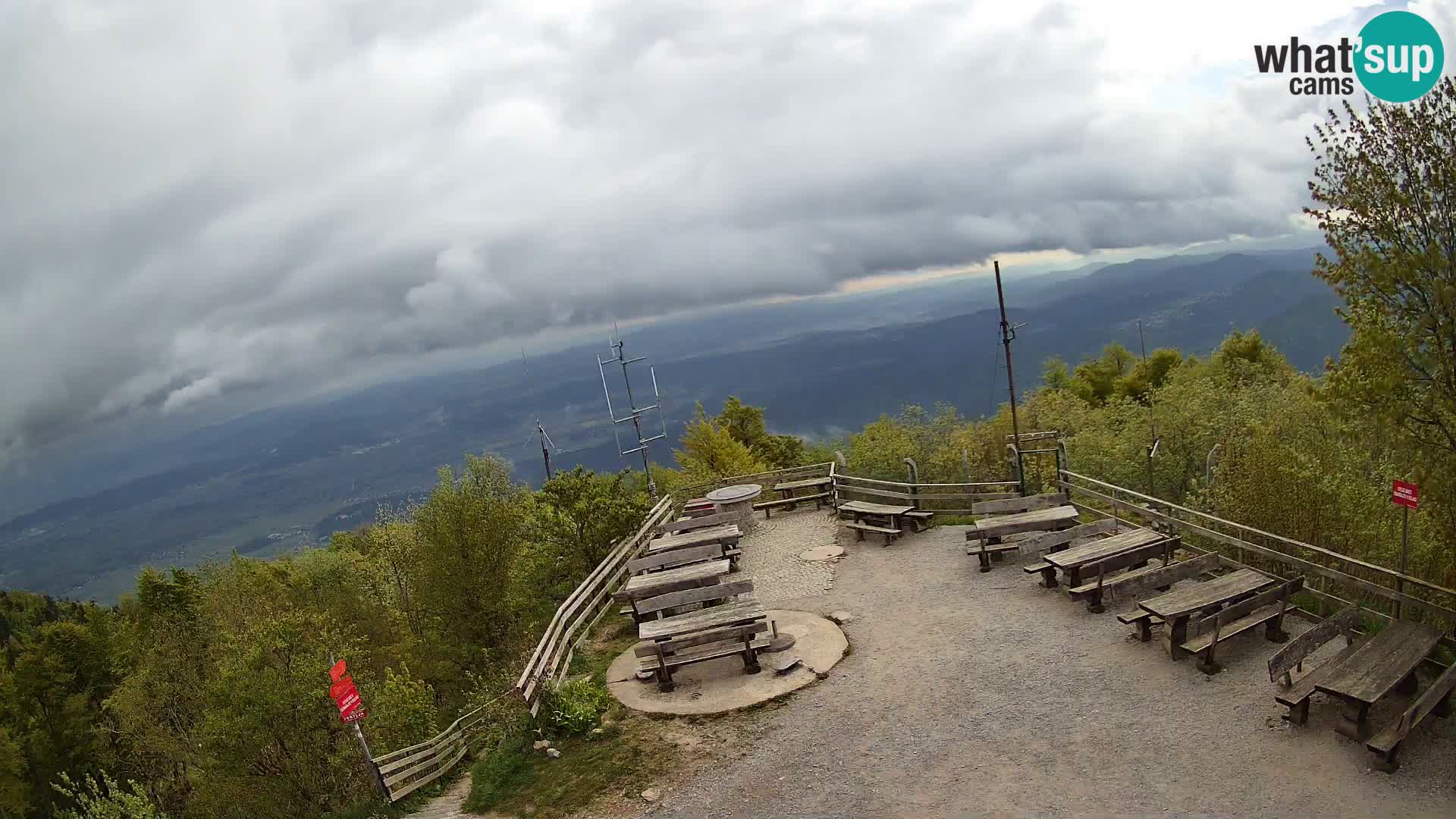 Mount Krim webcam near Ljubljana – Slovenia – view to Grosuplje